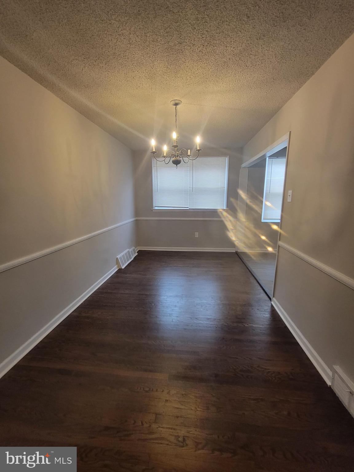 CASTOR GARDENS - Residential Lease