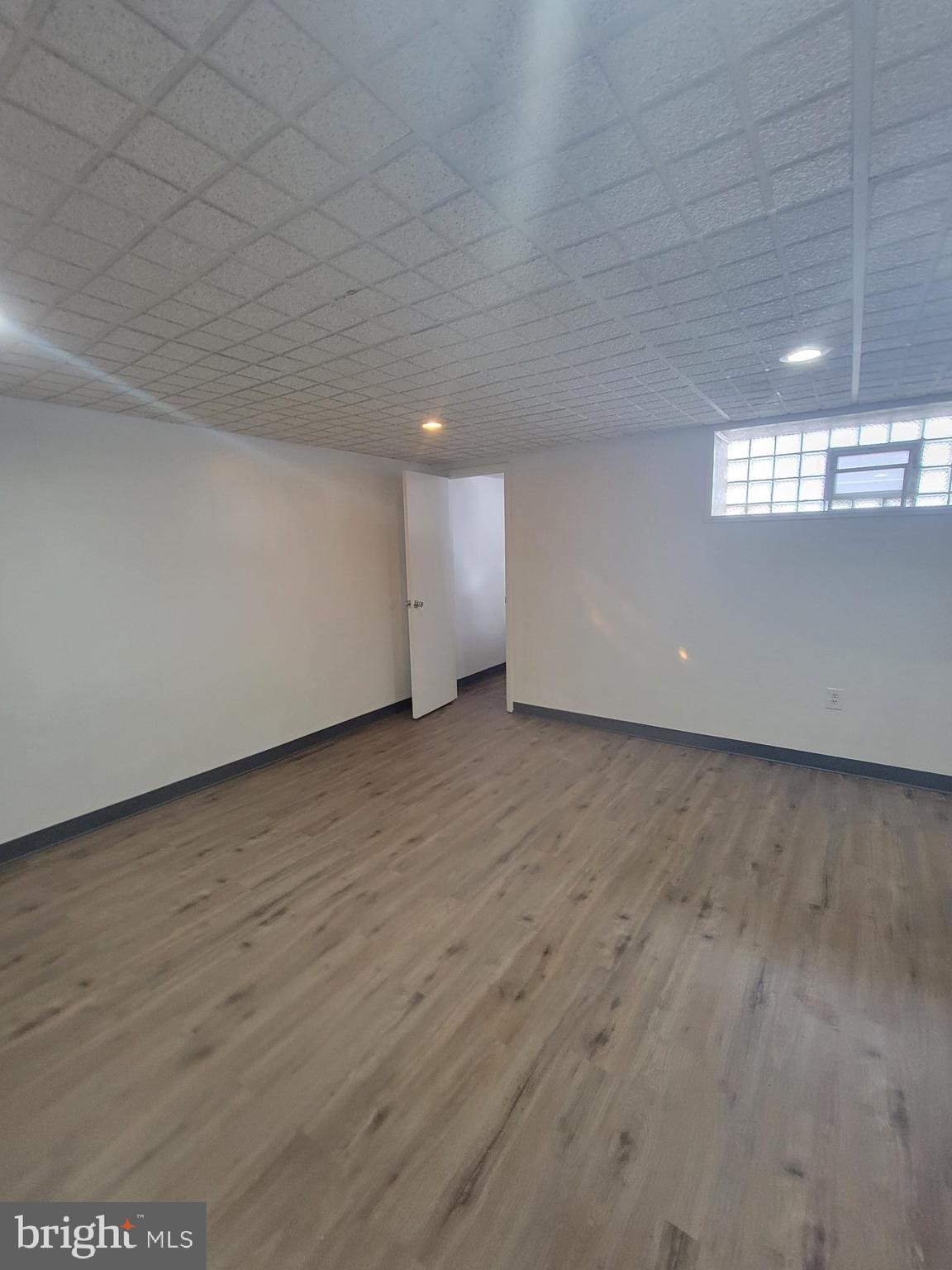 CASTOR GARDENS - Residential Lease