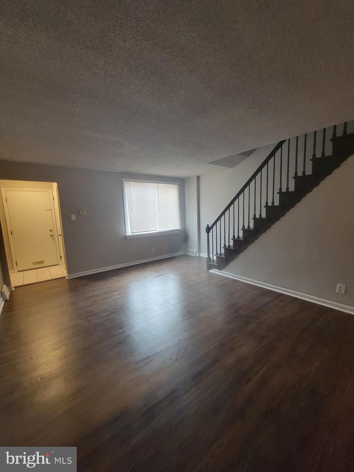 CASTOR GARDENS - Residential Lease