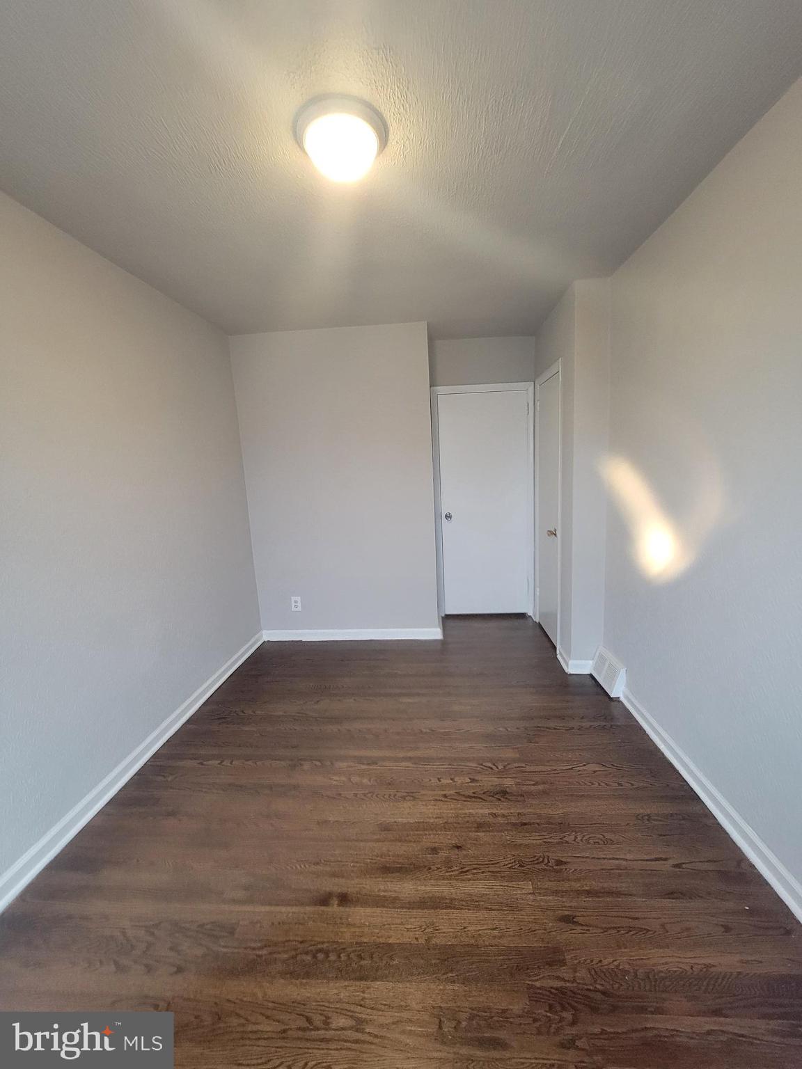 CASTOR GARDENS - Residential Lease