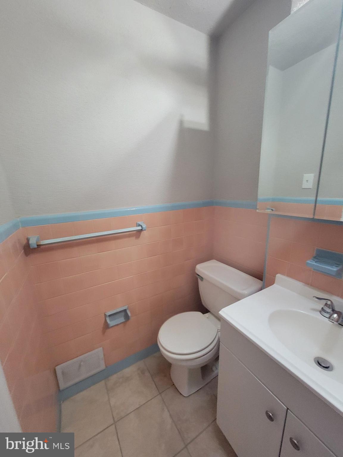 CASTOR GARDENS - Residential Lease