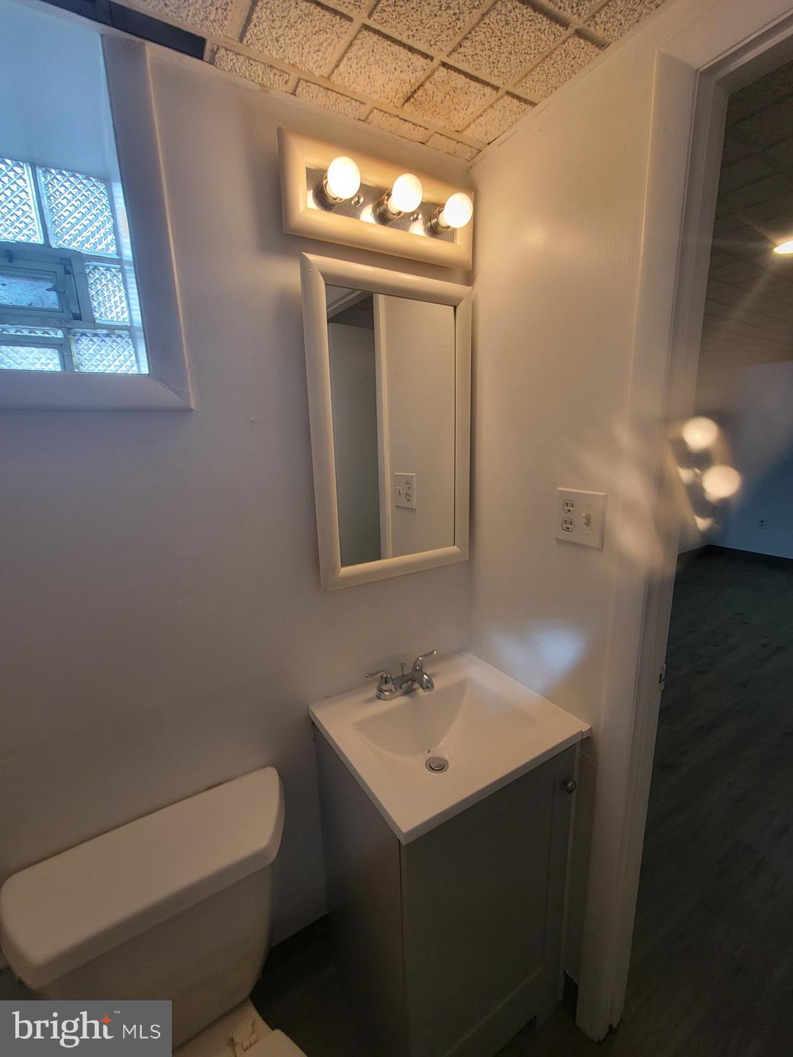 CASTOR GARDENS - Residential Lease