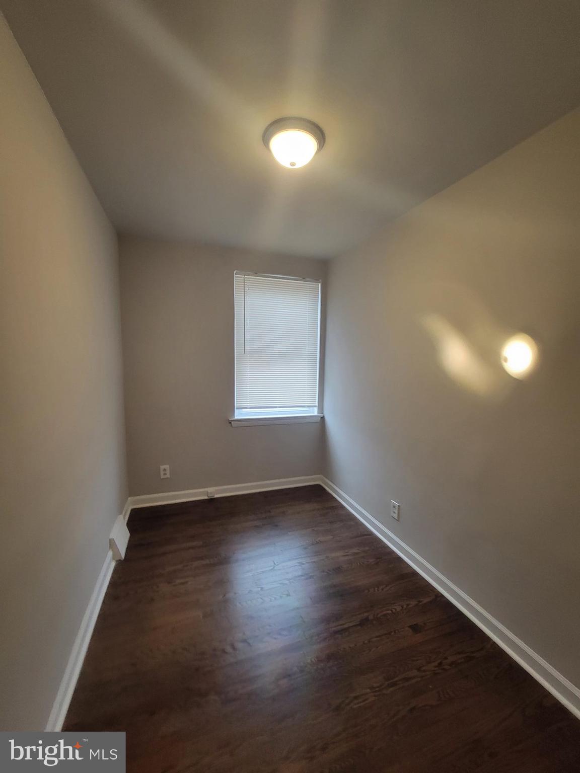 CASTOR GARDENS - Residential Lease