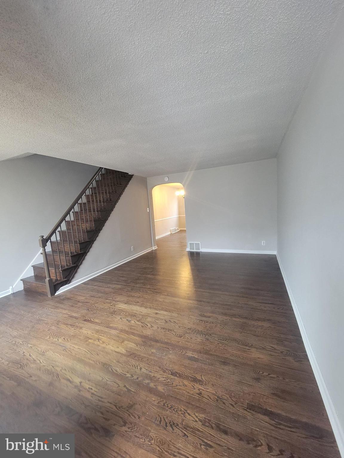 CASTOR GARDENS - Residential Lease