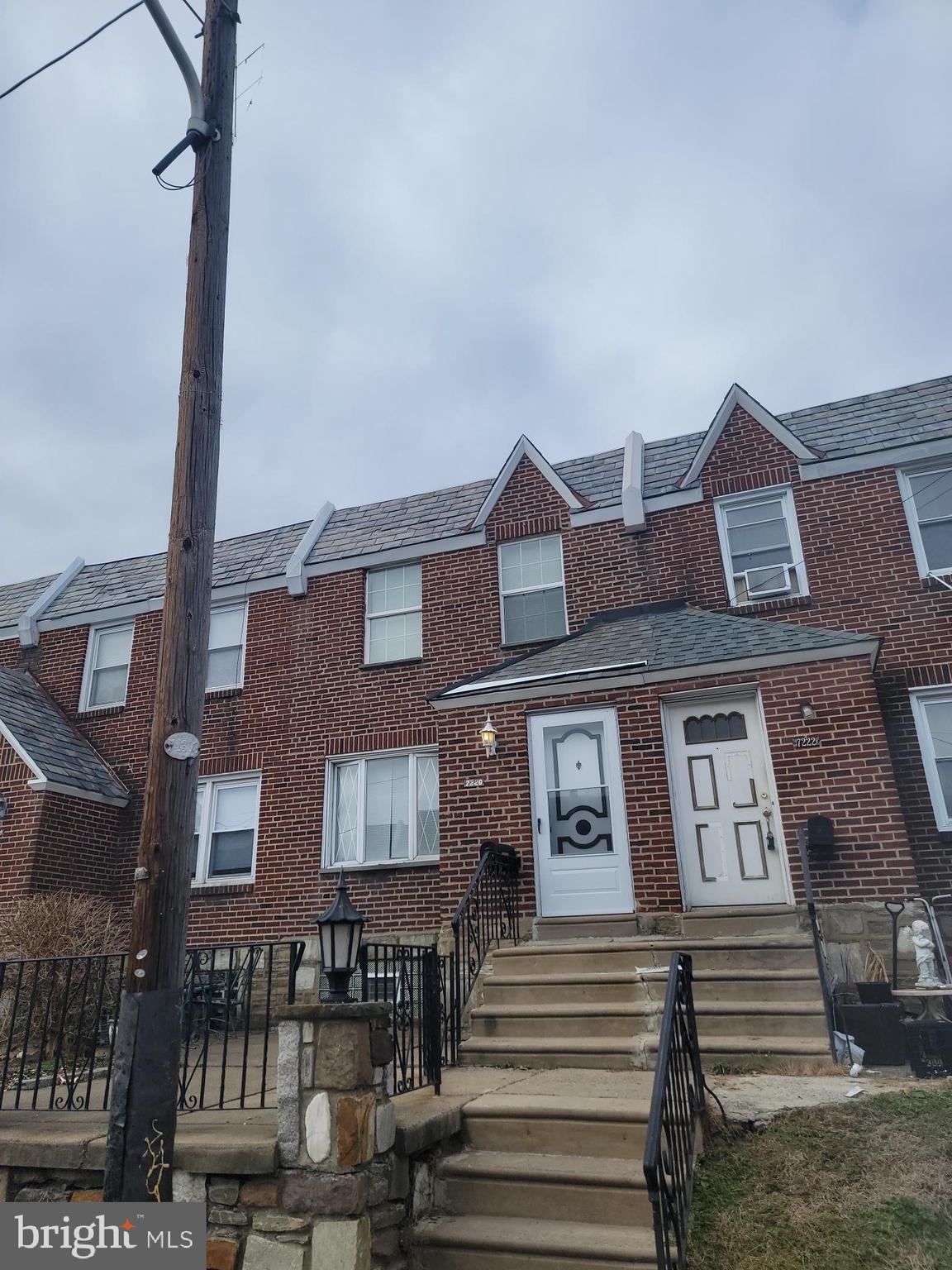 CASTOR GARDENS - Residential Lease