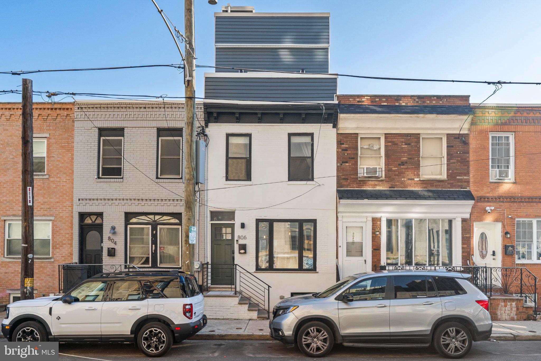 806 DUDLEY STREET