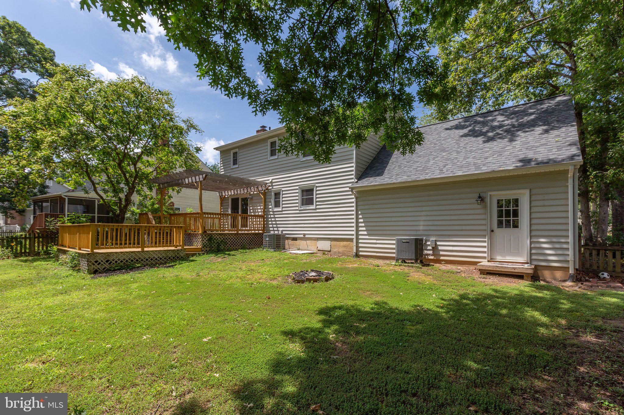 5310 LEAVELLS CROSSING DRIVE