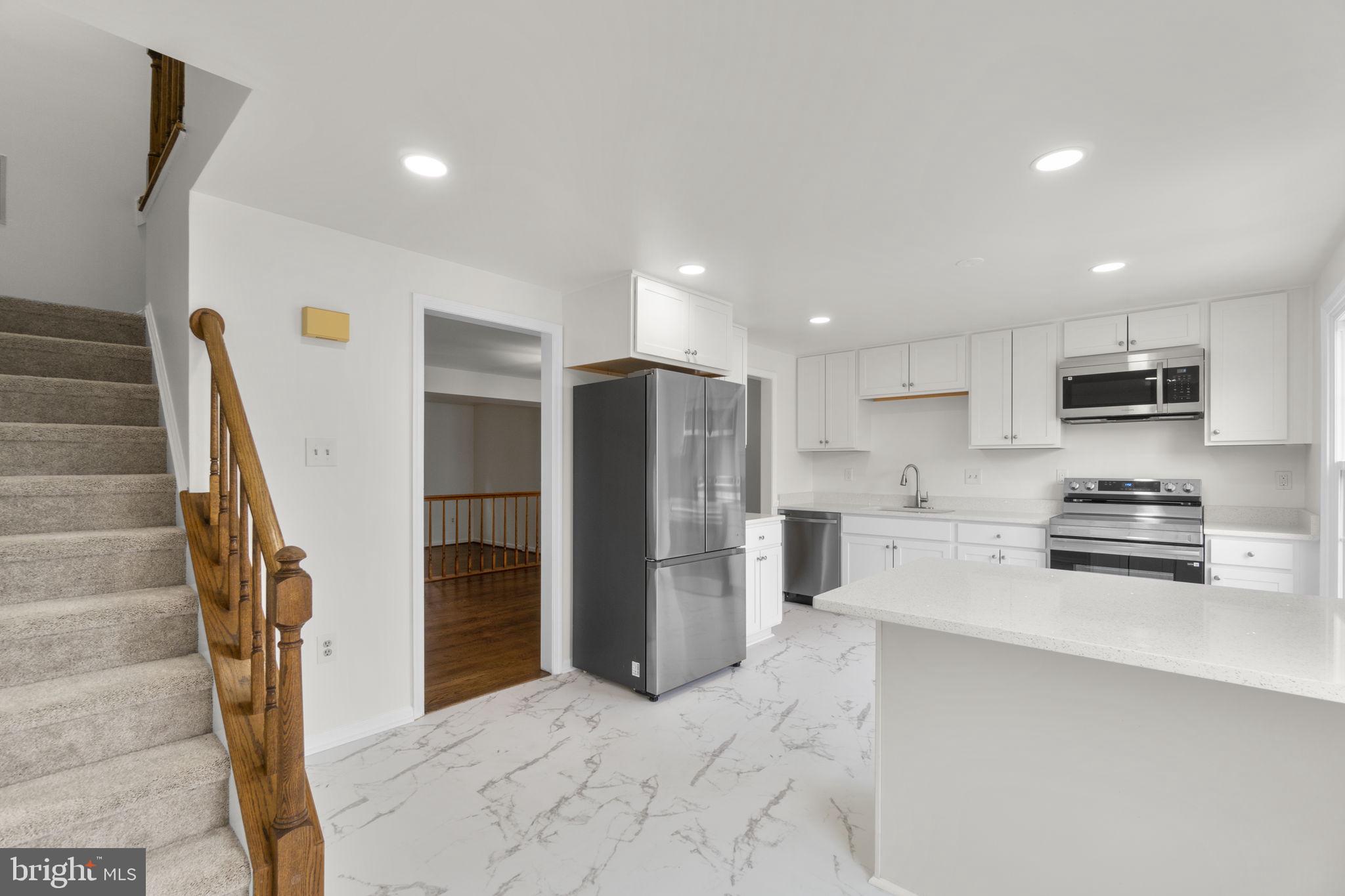 8039 HOLLOW REED COURT