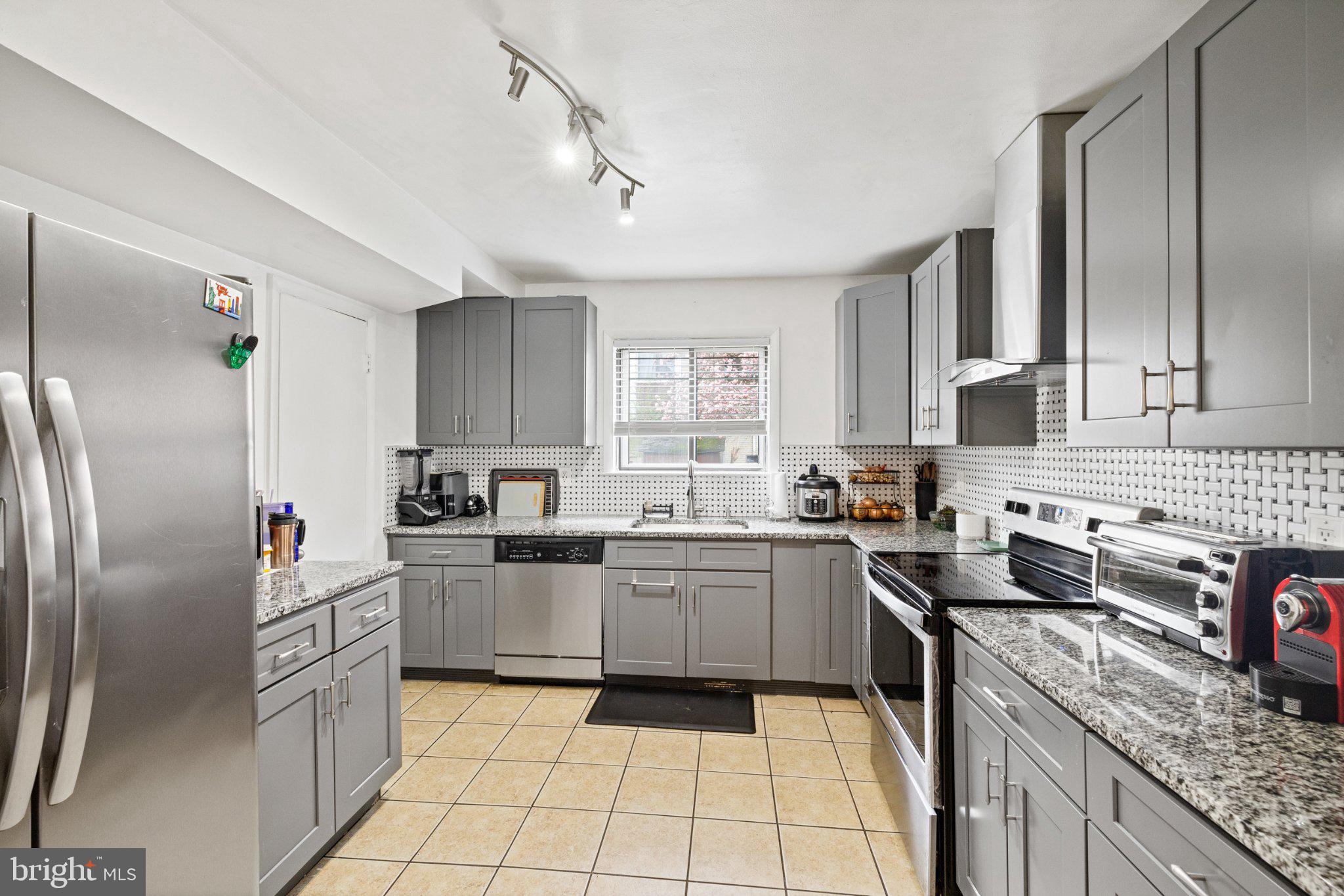 NEWPORT ESTATES - Residential