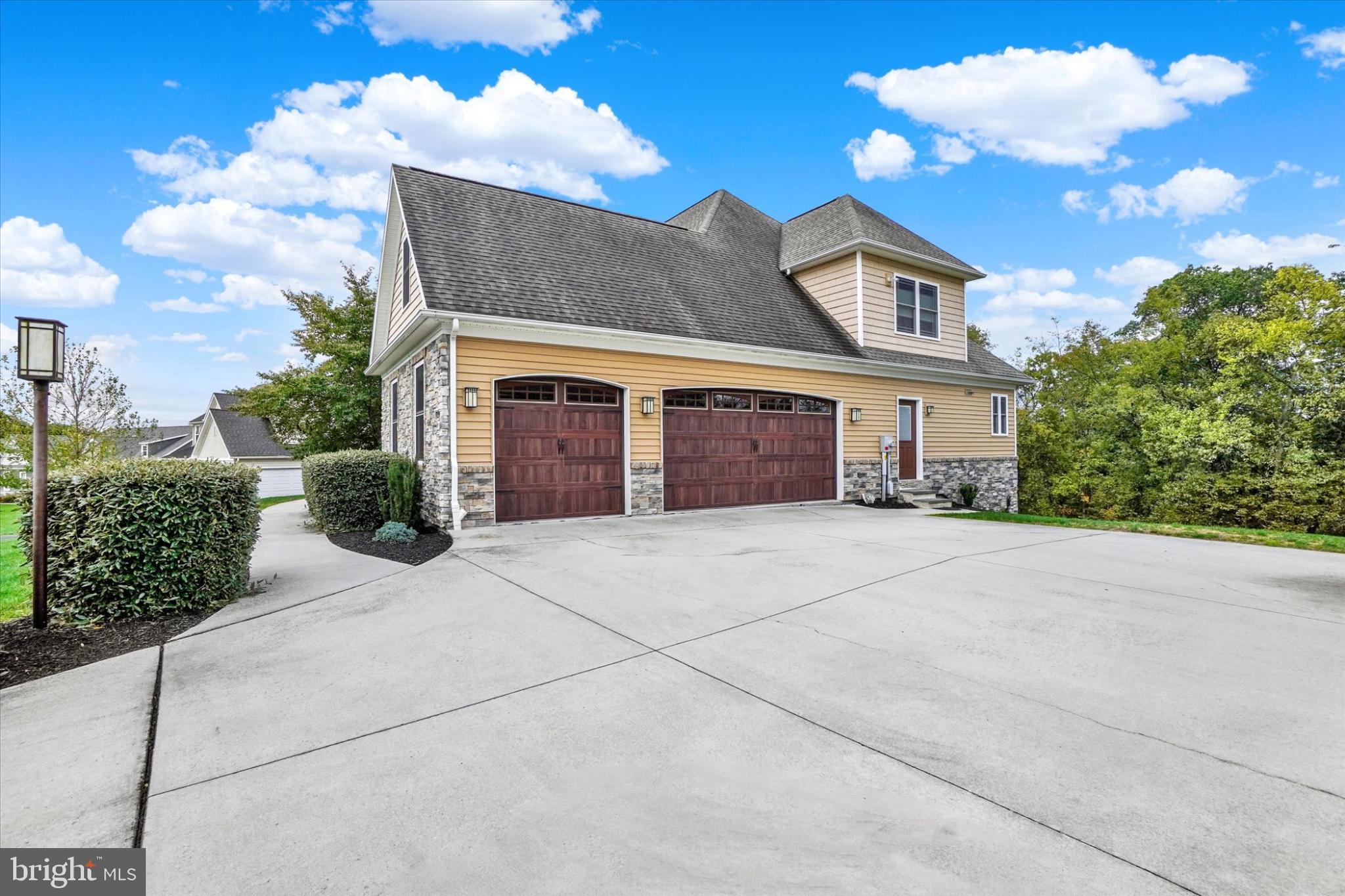 FLORIBUNDA HEIGHTS - Residential