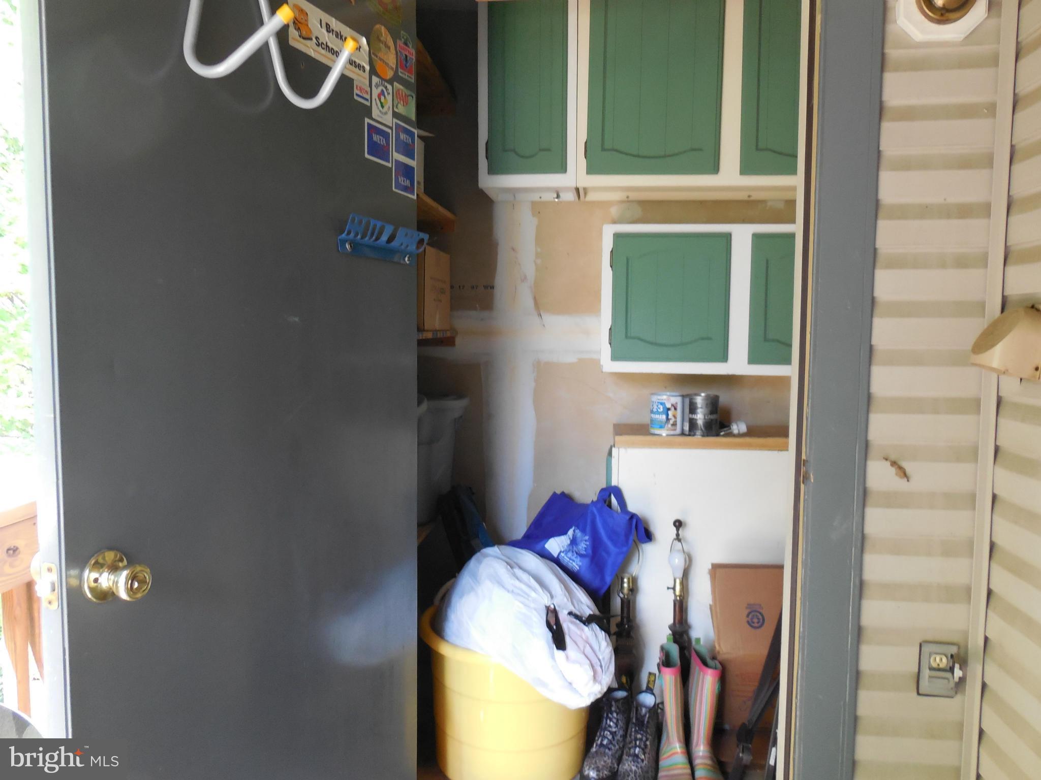 SURREY AT MANCHESTER LAKES - Residential