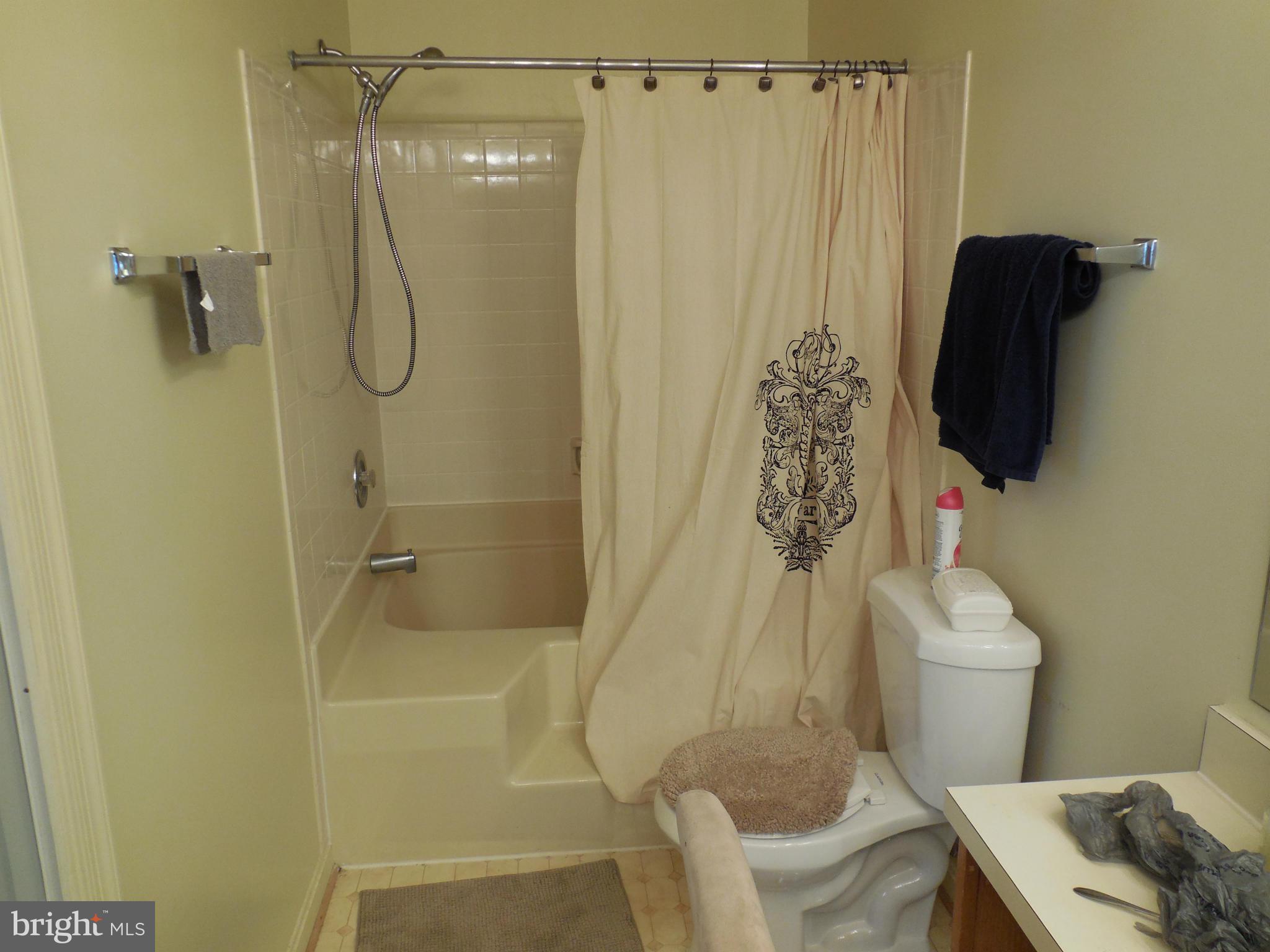 SURREY AT MANCHESTER LAKES - Residential