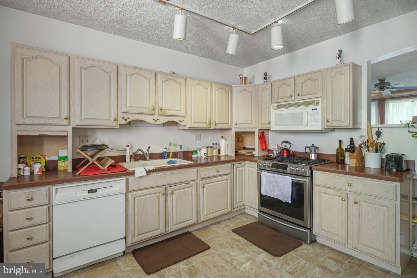 POWELTON VILLAGE - Residential Income