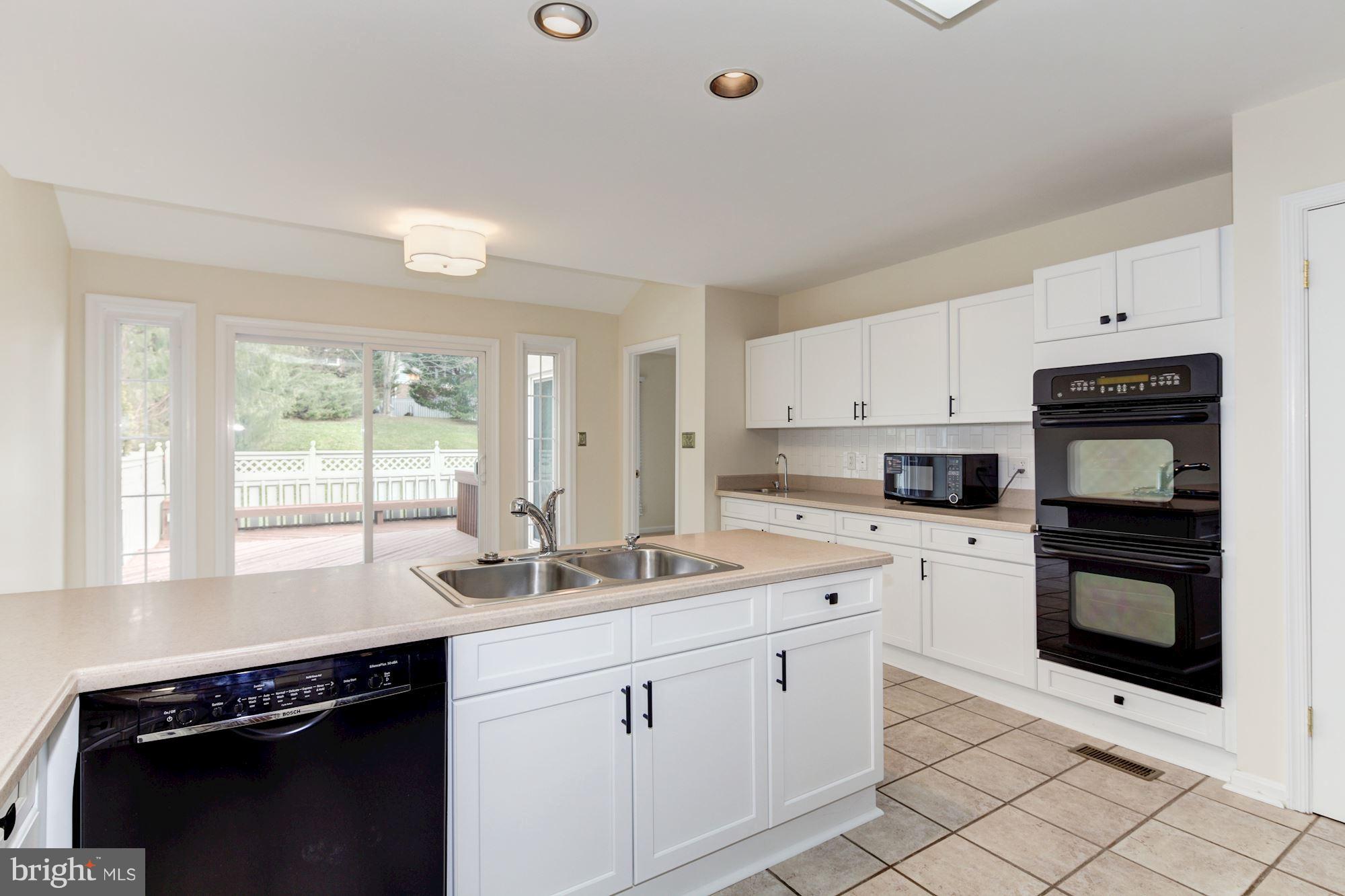 THE MEADOWS OF GREEN SPRING - Residential Lease