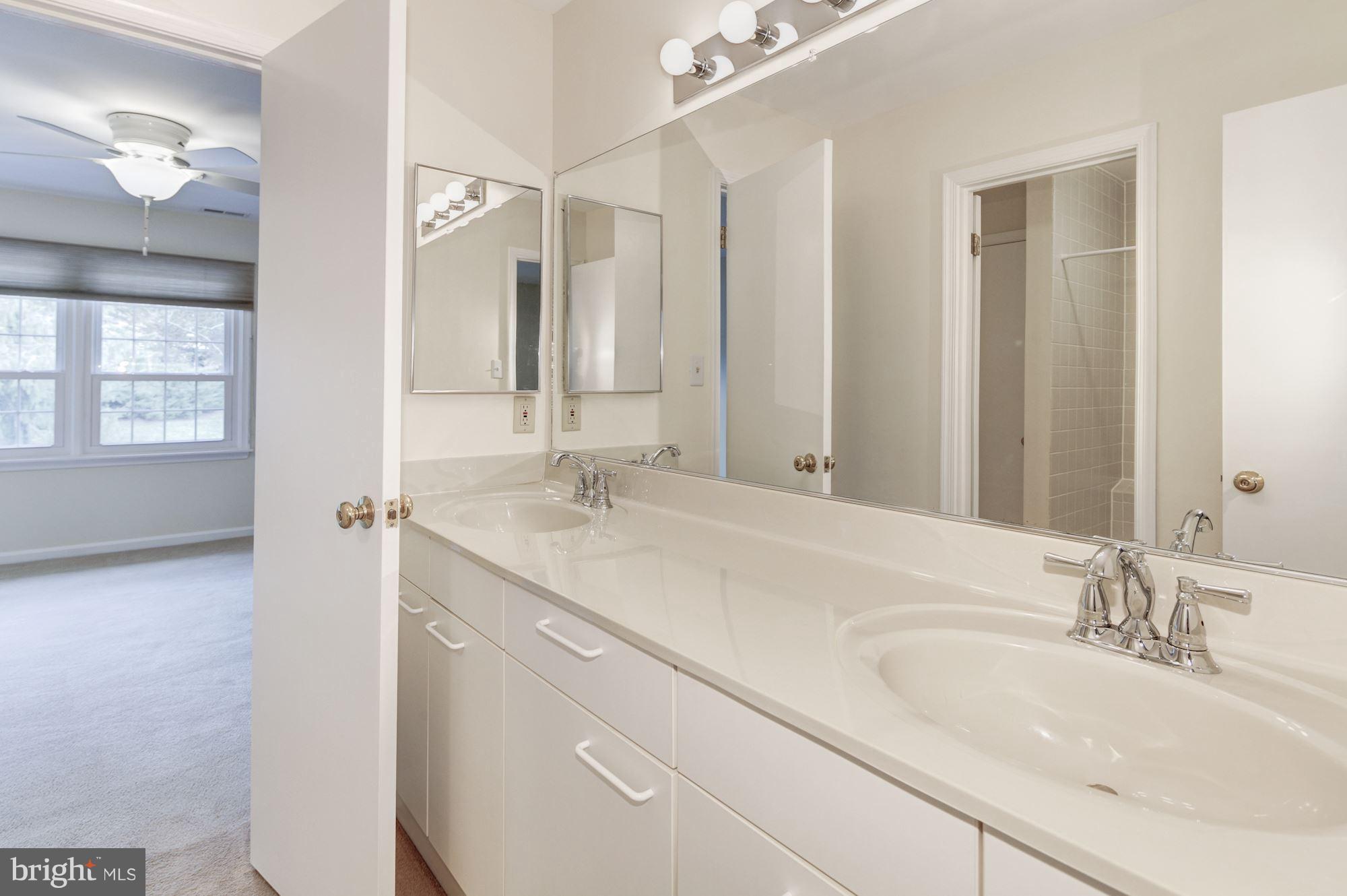 THE MEADOWS OF GREEN SPRING - Residential Lease