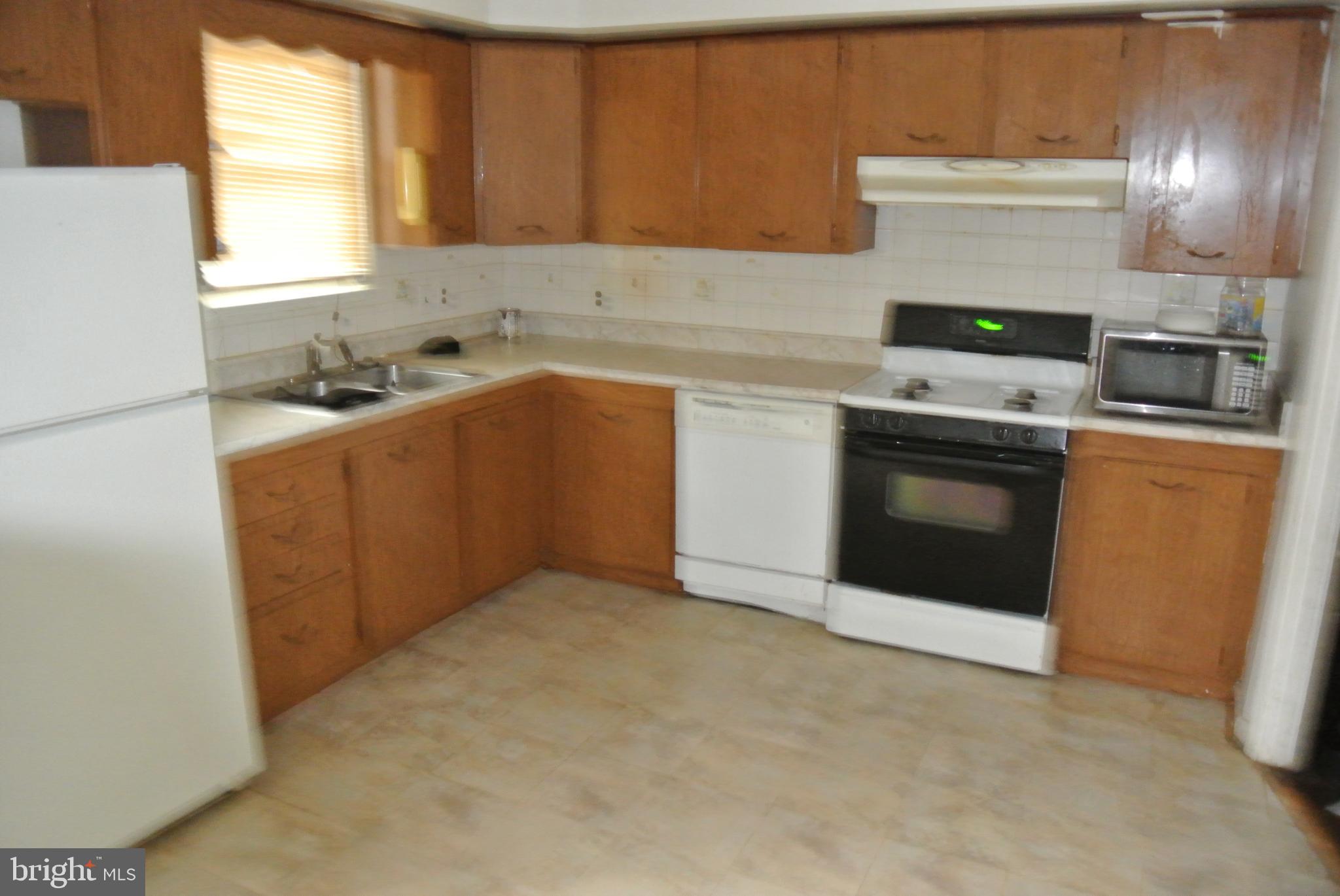 COUNTRY CLUB SOUTH - Residential