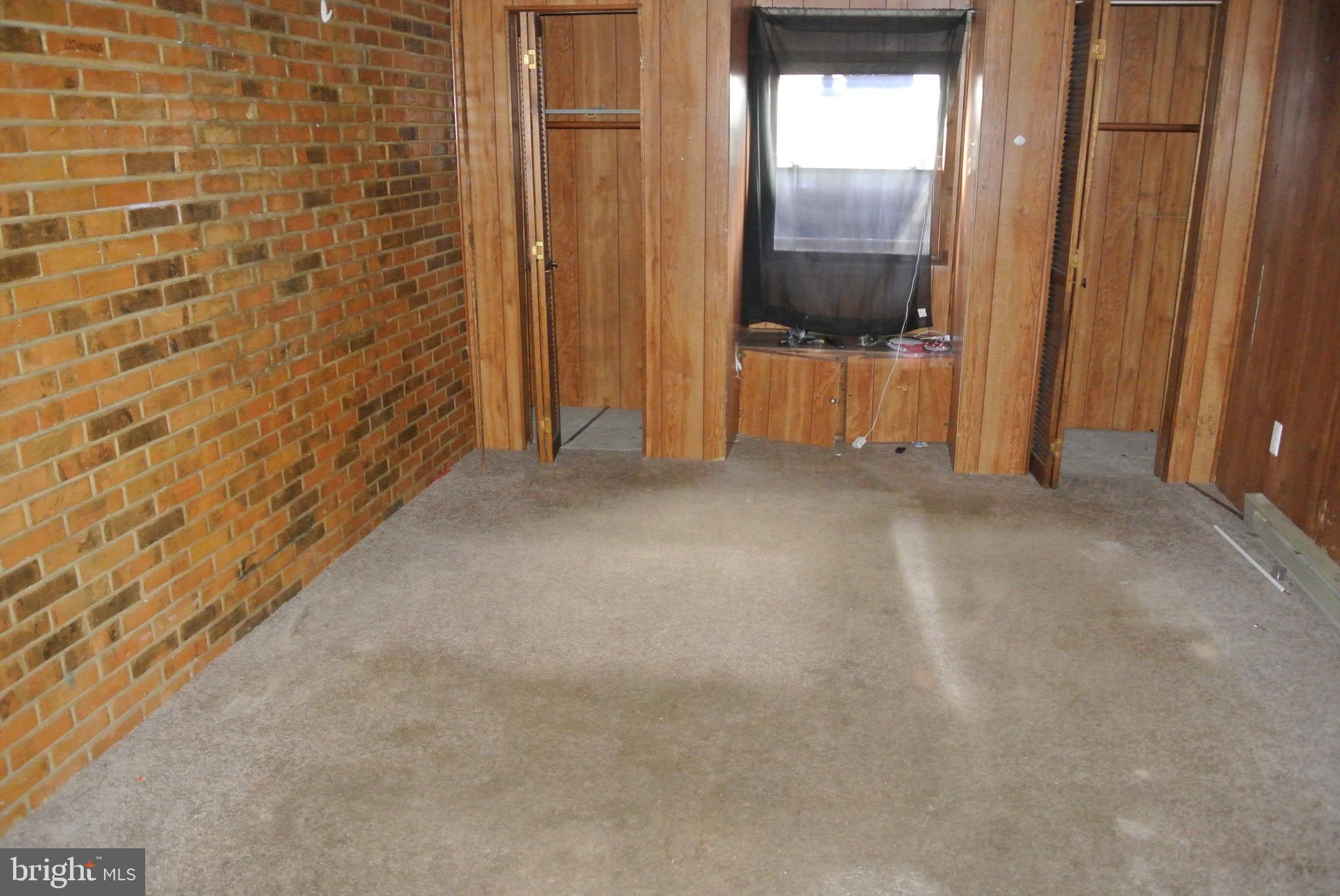 COUNTRY CLUB SOUTH - Residential