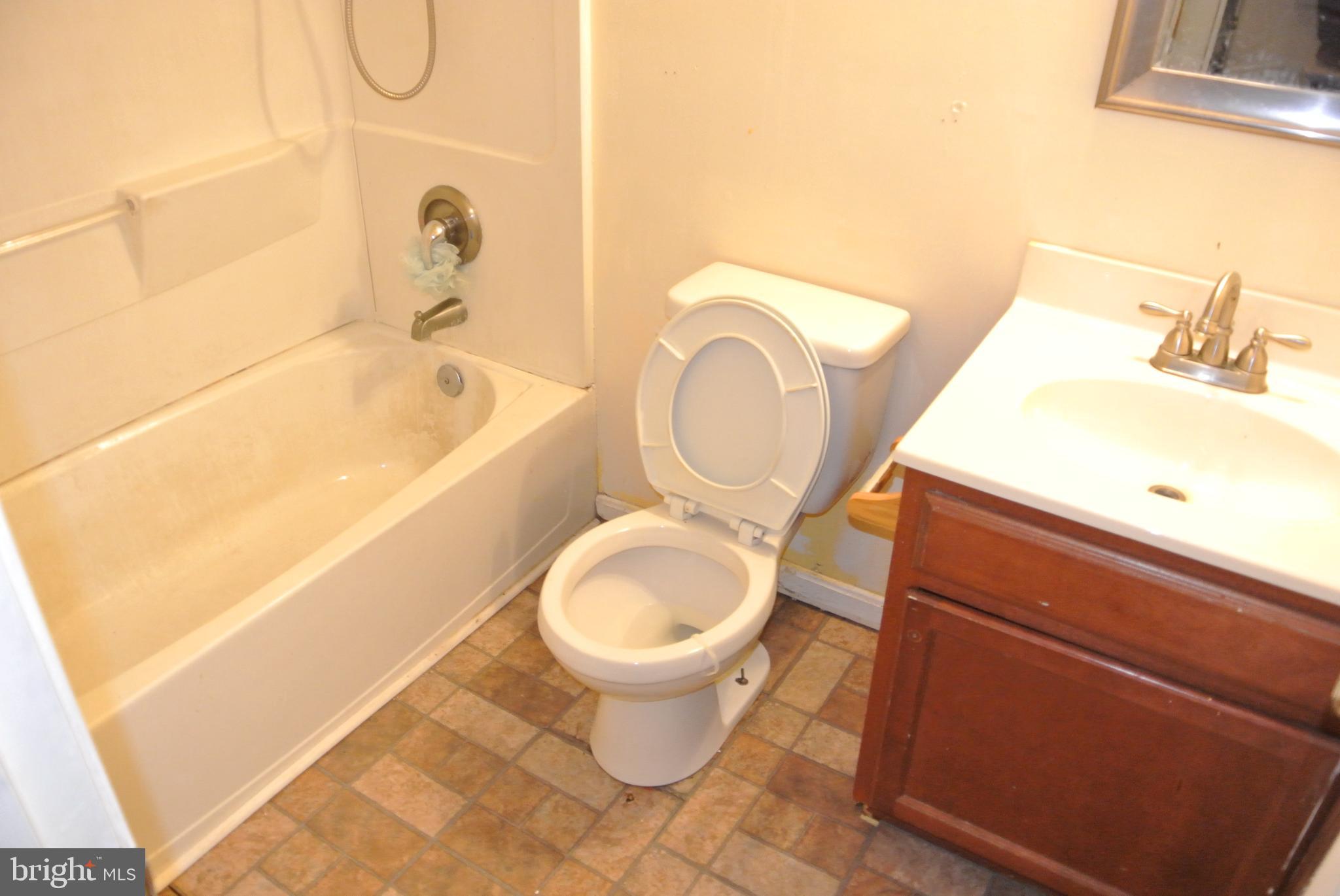 COUNTRY CLUB SOUTH - Residential