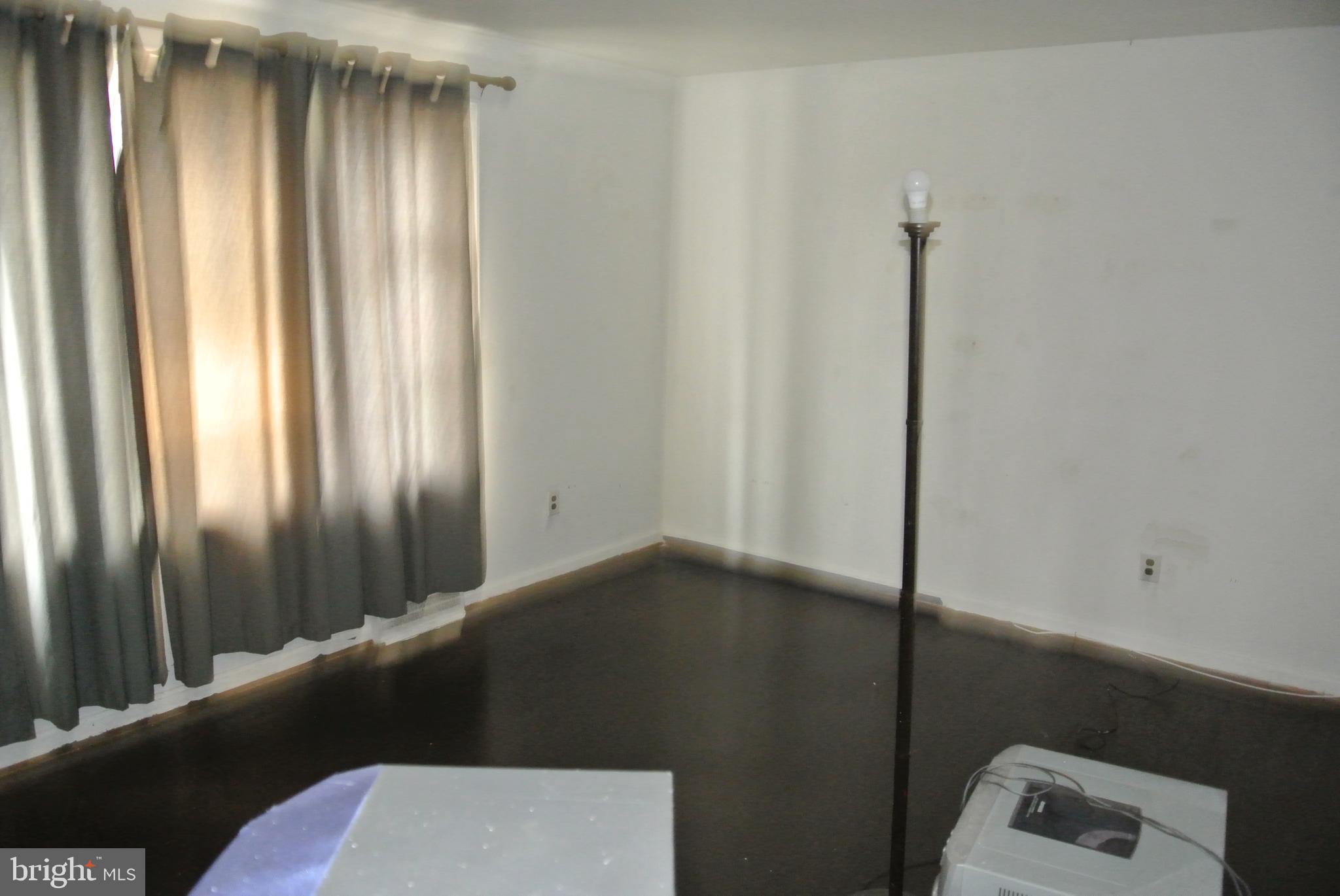 COUNTRY CLUB SOUTH - Residential