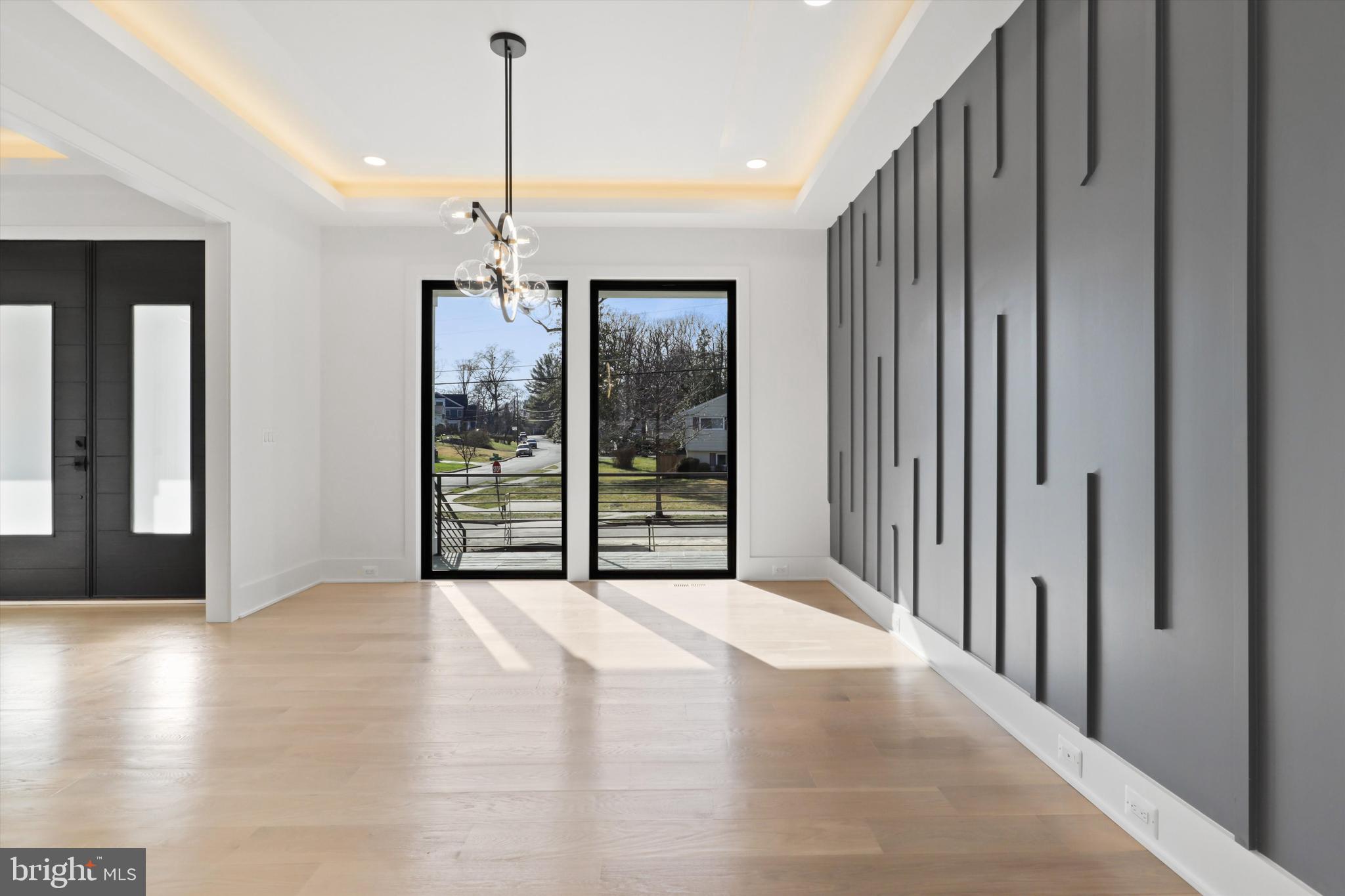 VIENNA WOODS - Residential