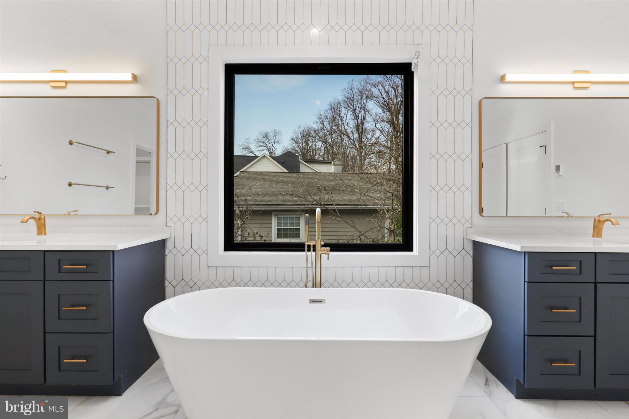 VIENNA WOODS - Residential