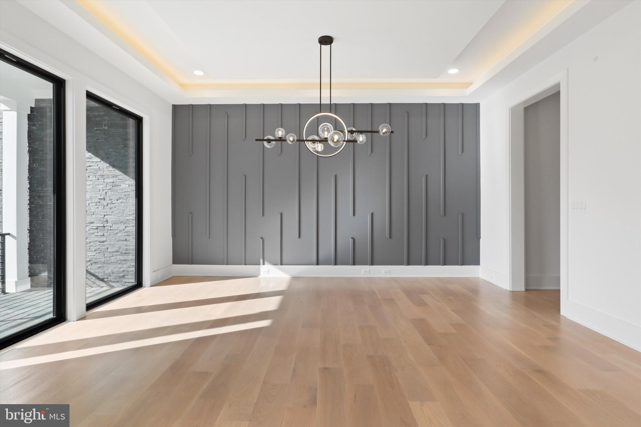 VIENNA WOODS - Residential