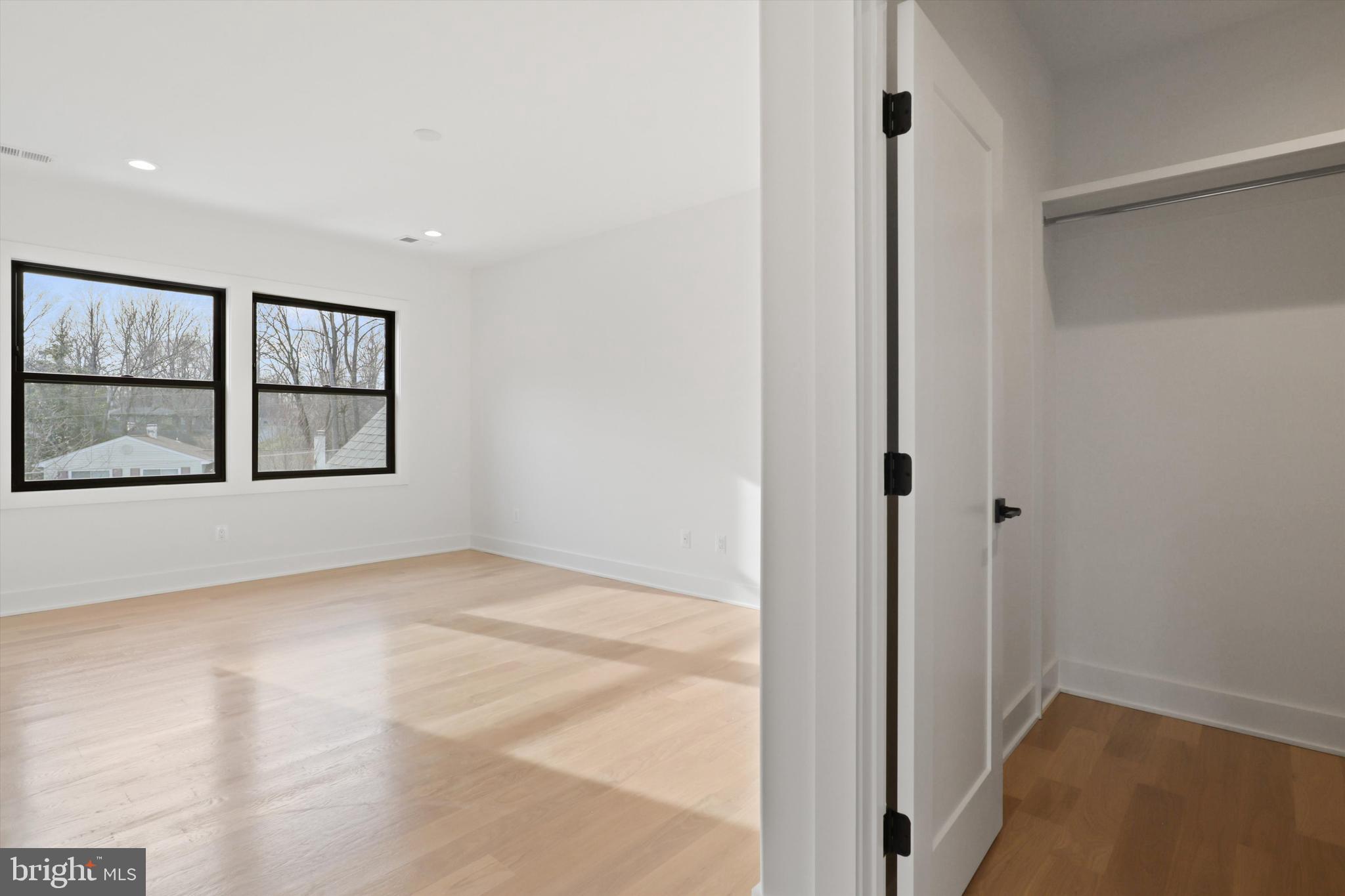 VIENNA WOODS - Residential