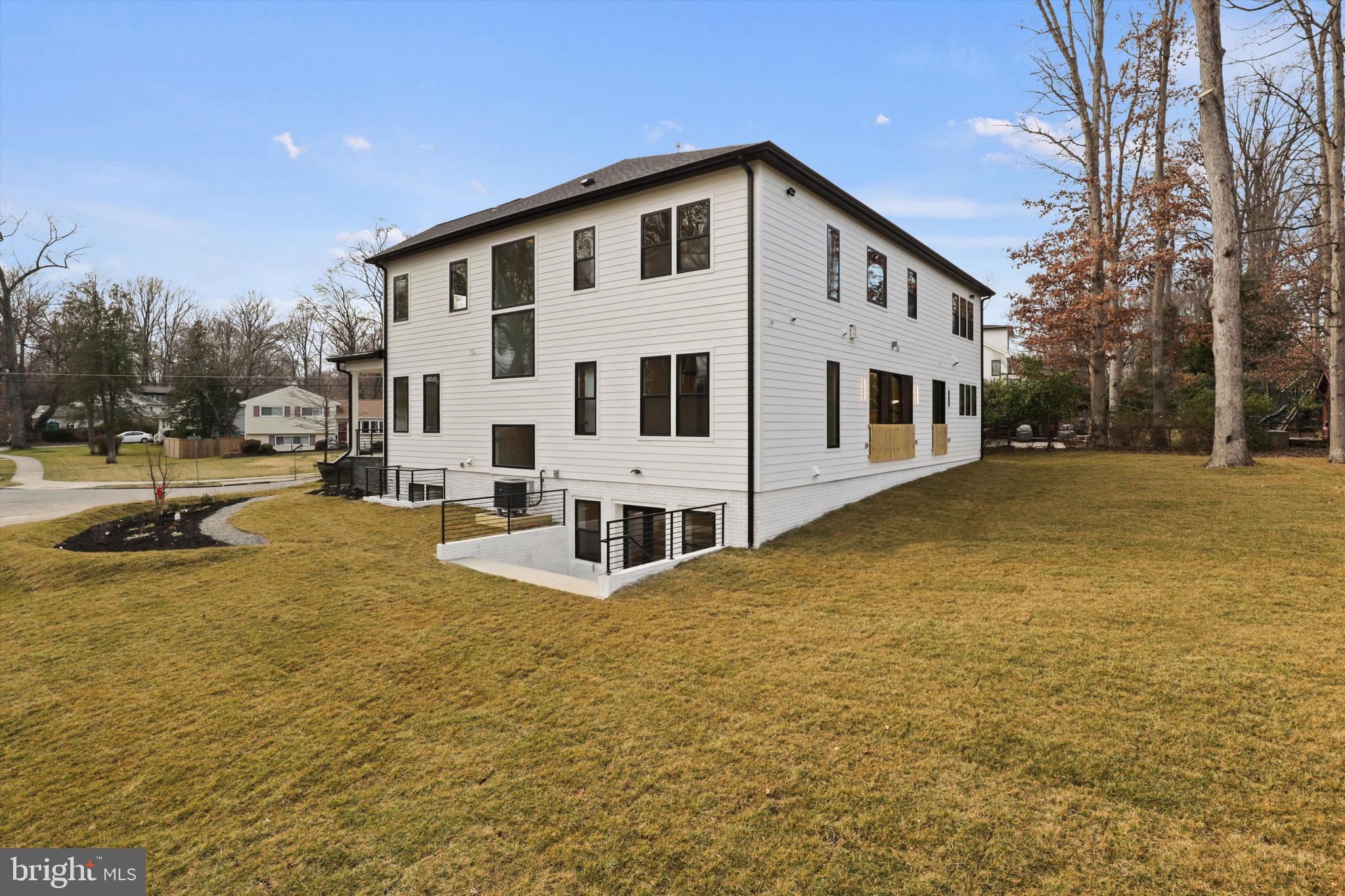 VIENNA WOODS - Residential