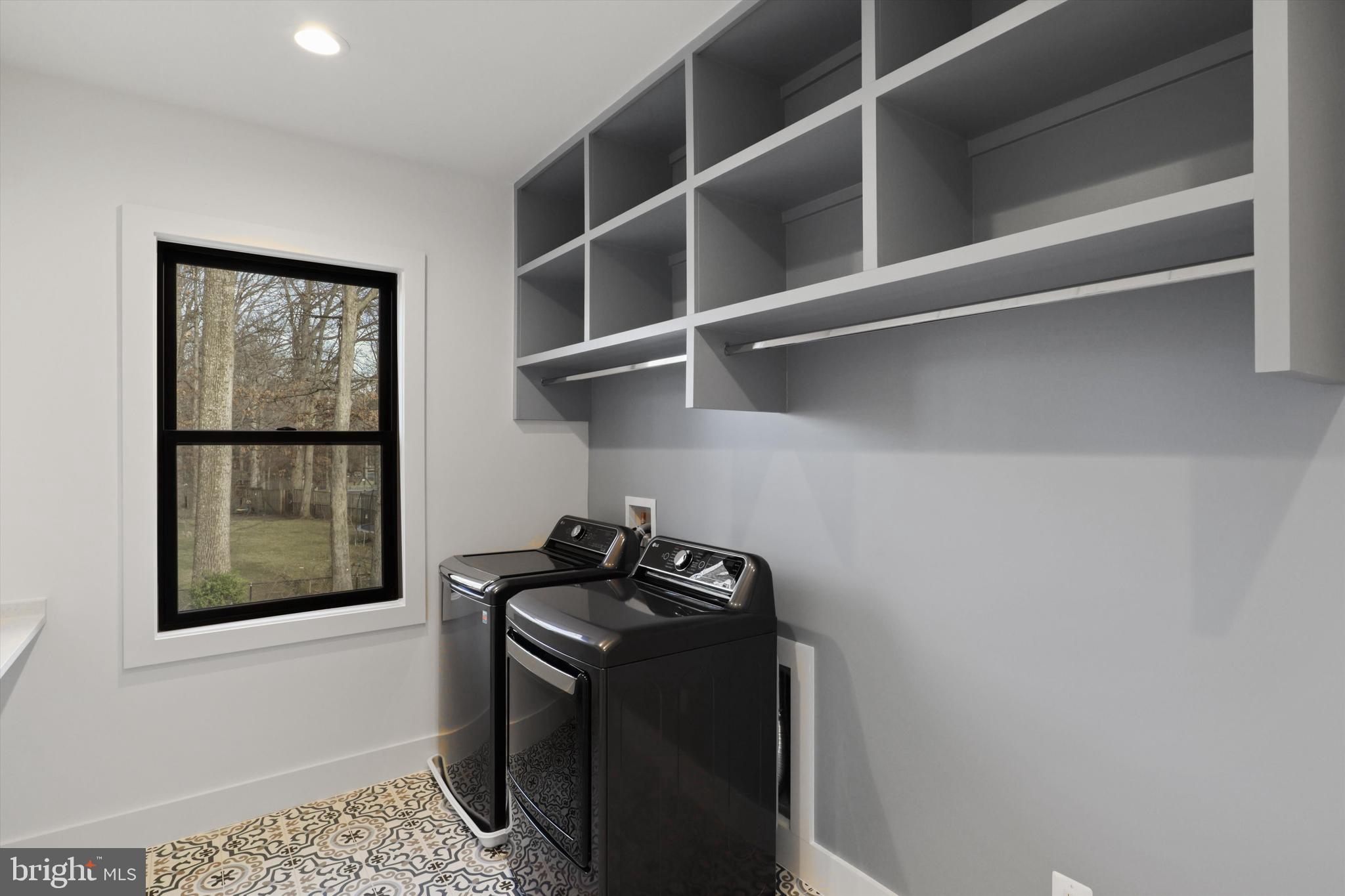 VIENNA WOODS - Residential