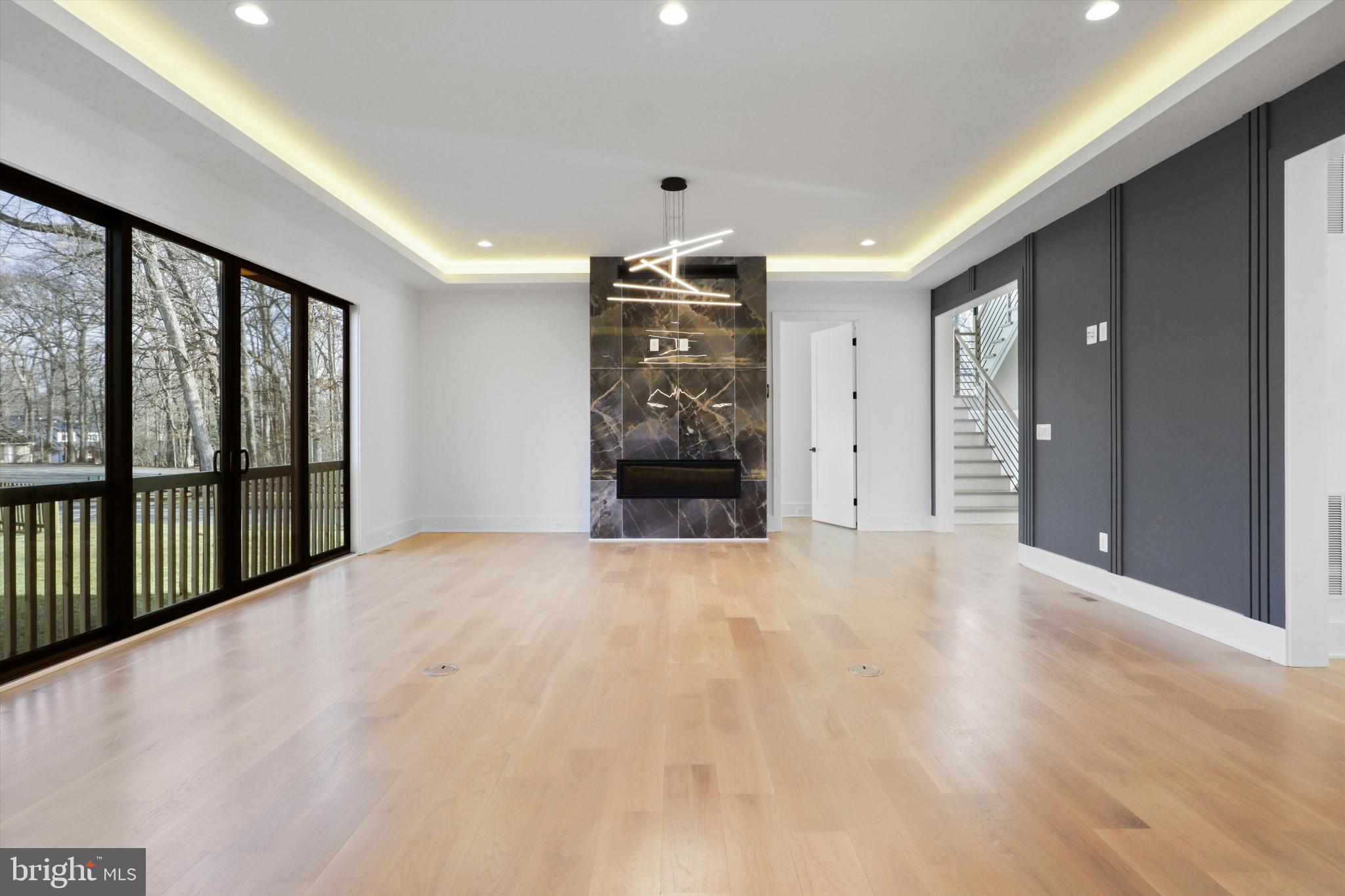 VIENNA WOODS - Residential