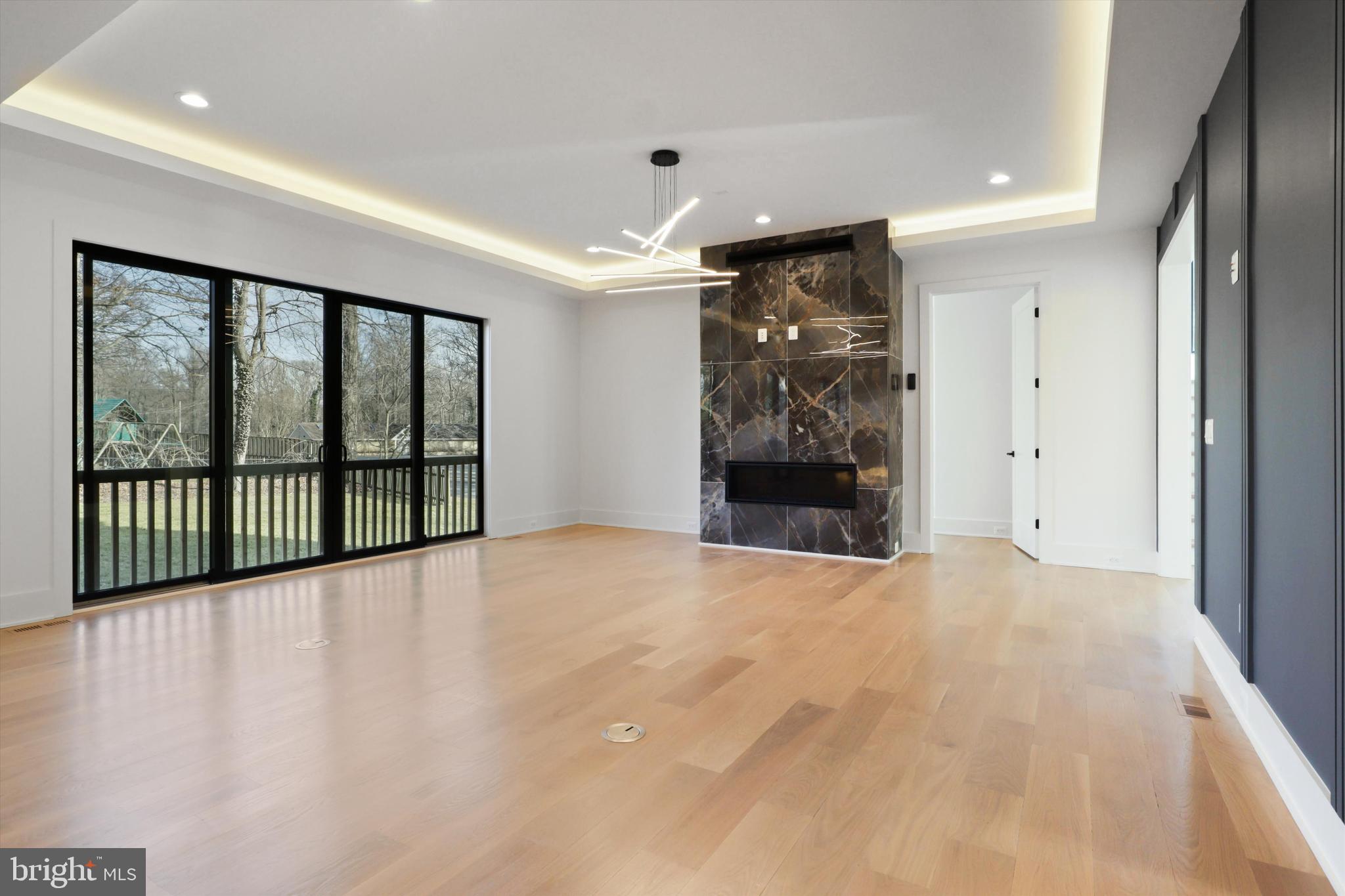 VIENNA WOODS - Residential