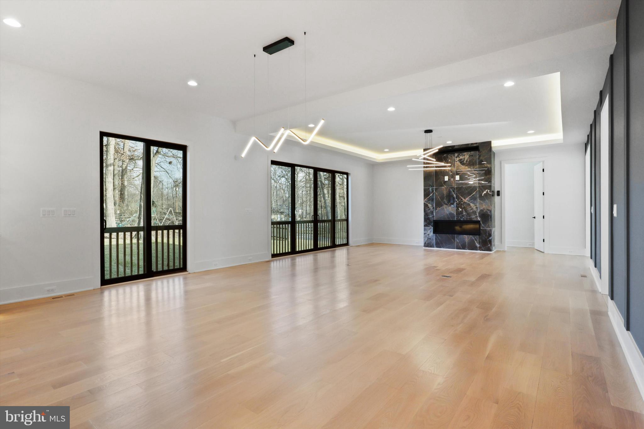 VIENNA WOODS - Residential