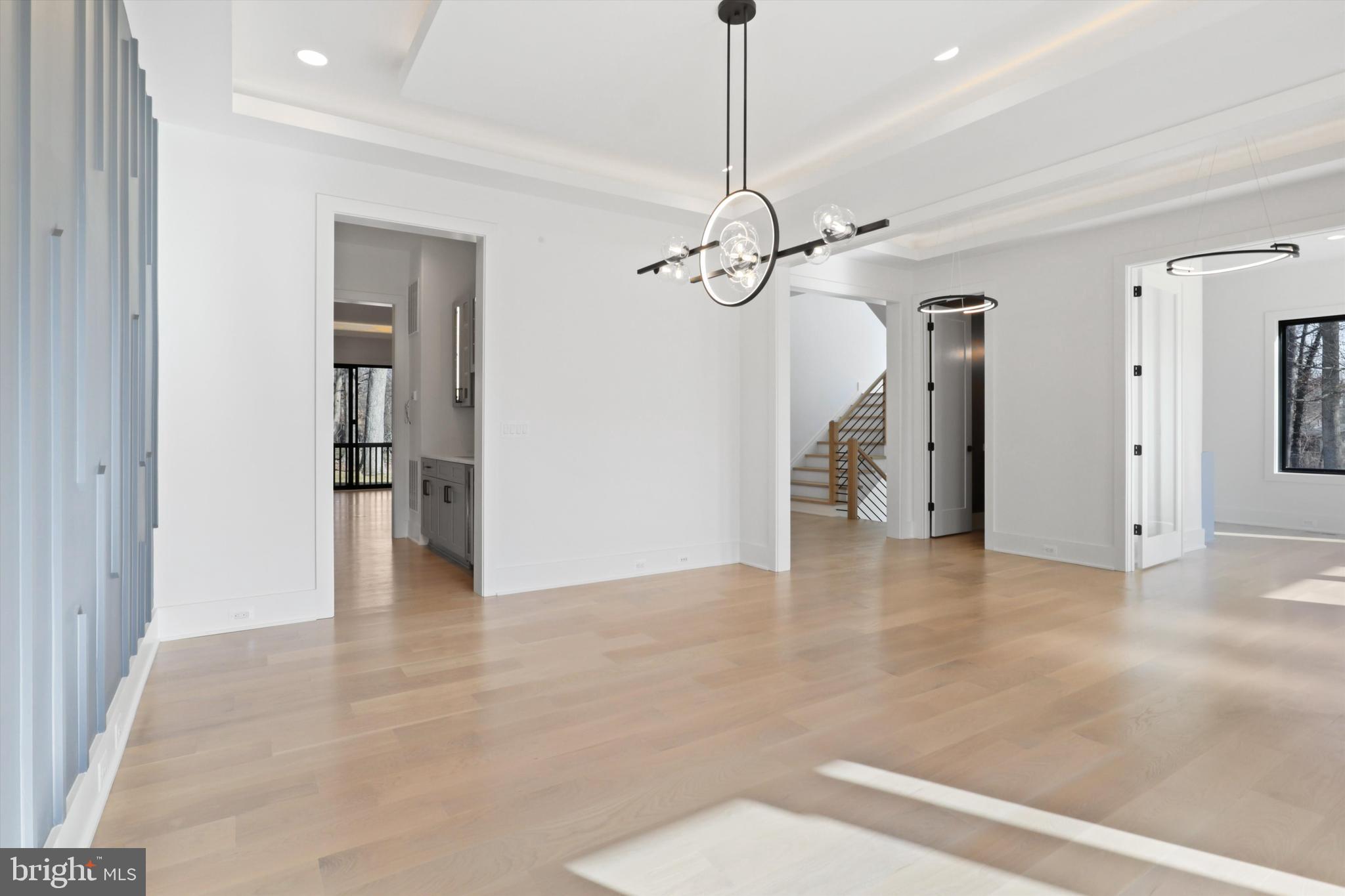 VIENNA WOODS - Residential