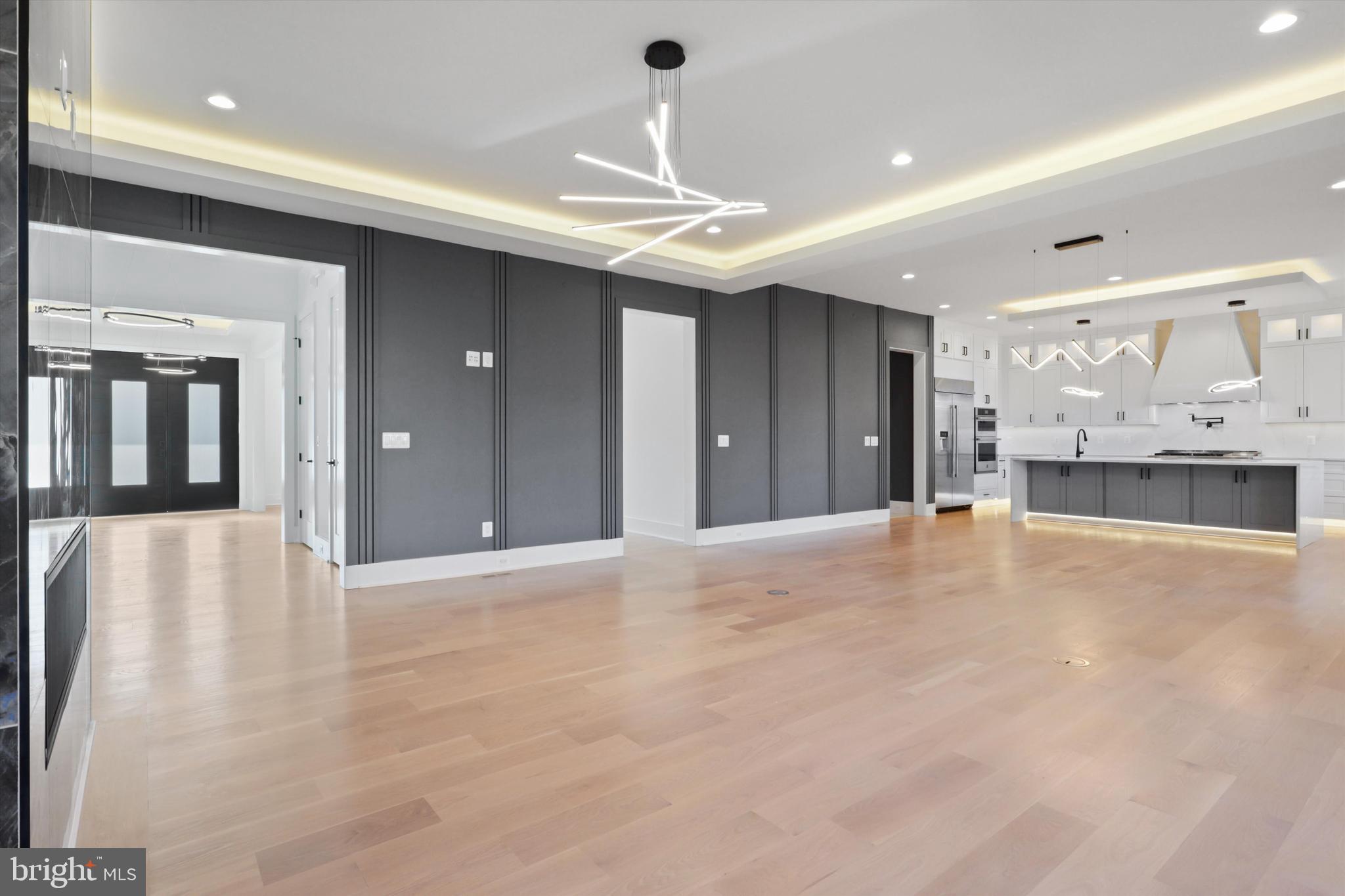 VIENNA WOODS - Residential