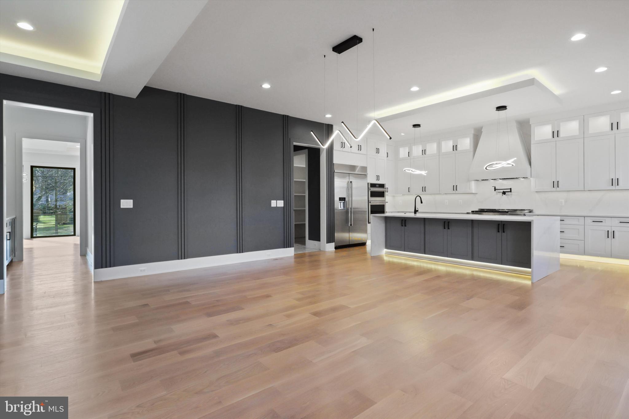 VIENNA WOODS - Residential