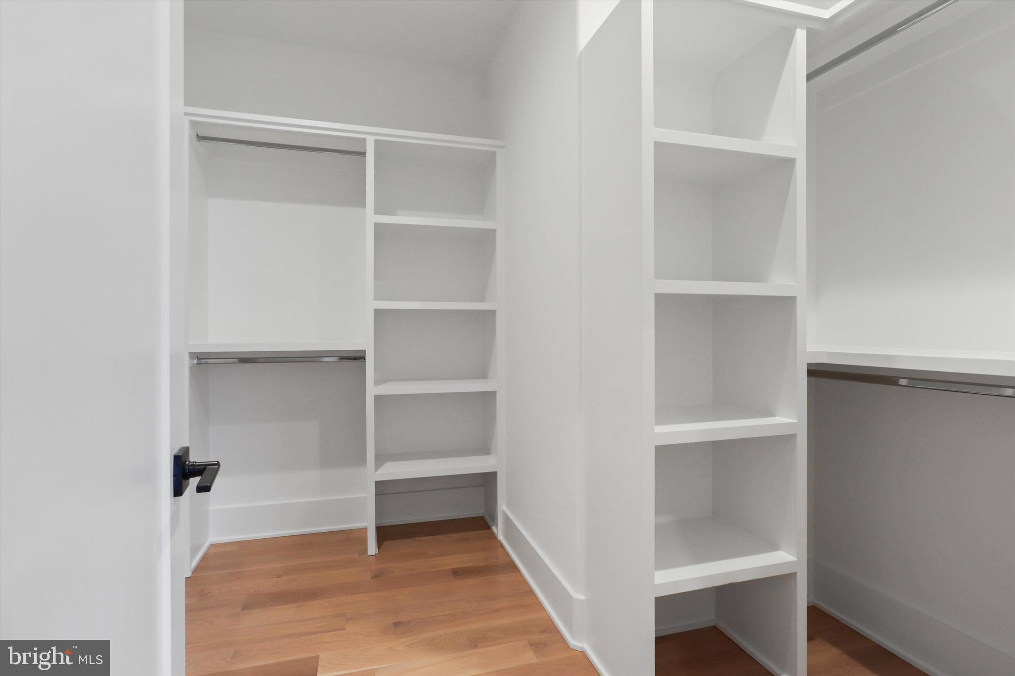 VIENNA WOODS - Residential