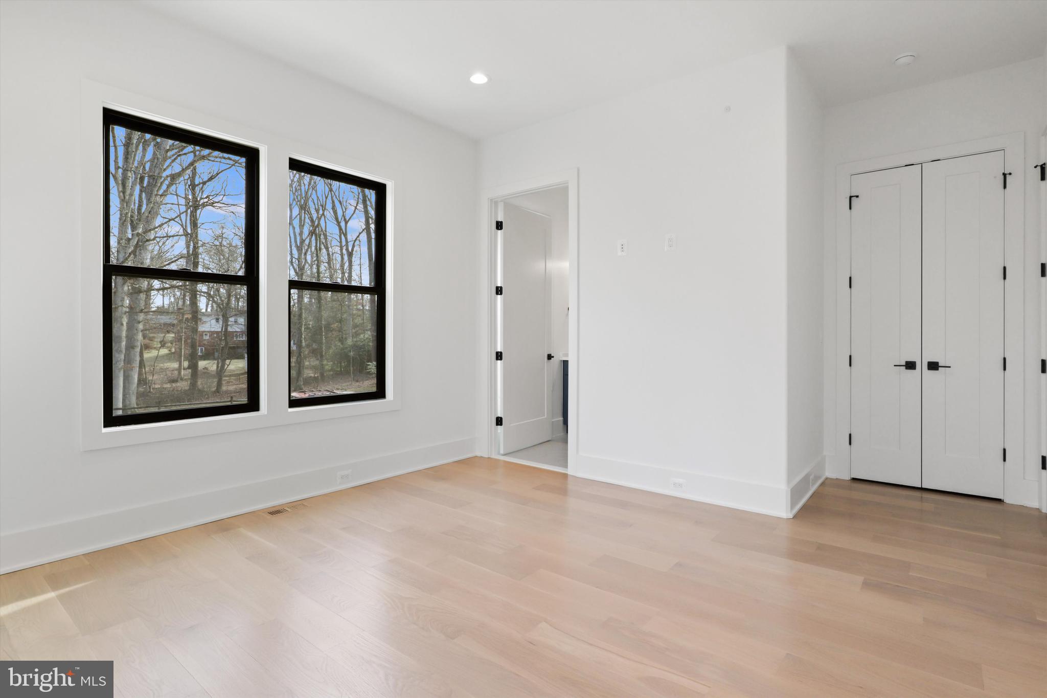 VIENNA WOODS - Residential