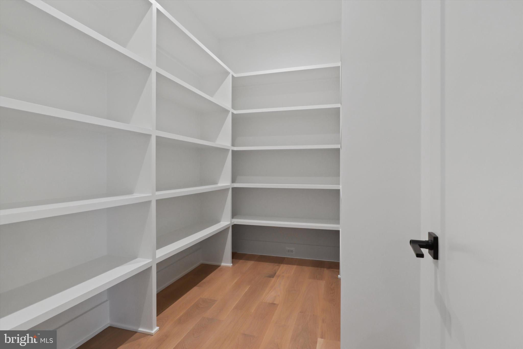 VIENNA WOODS - Residential