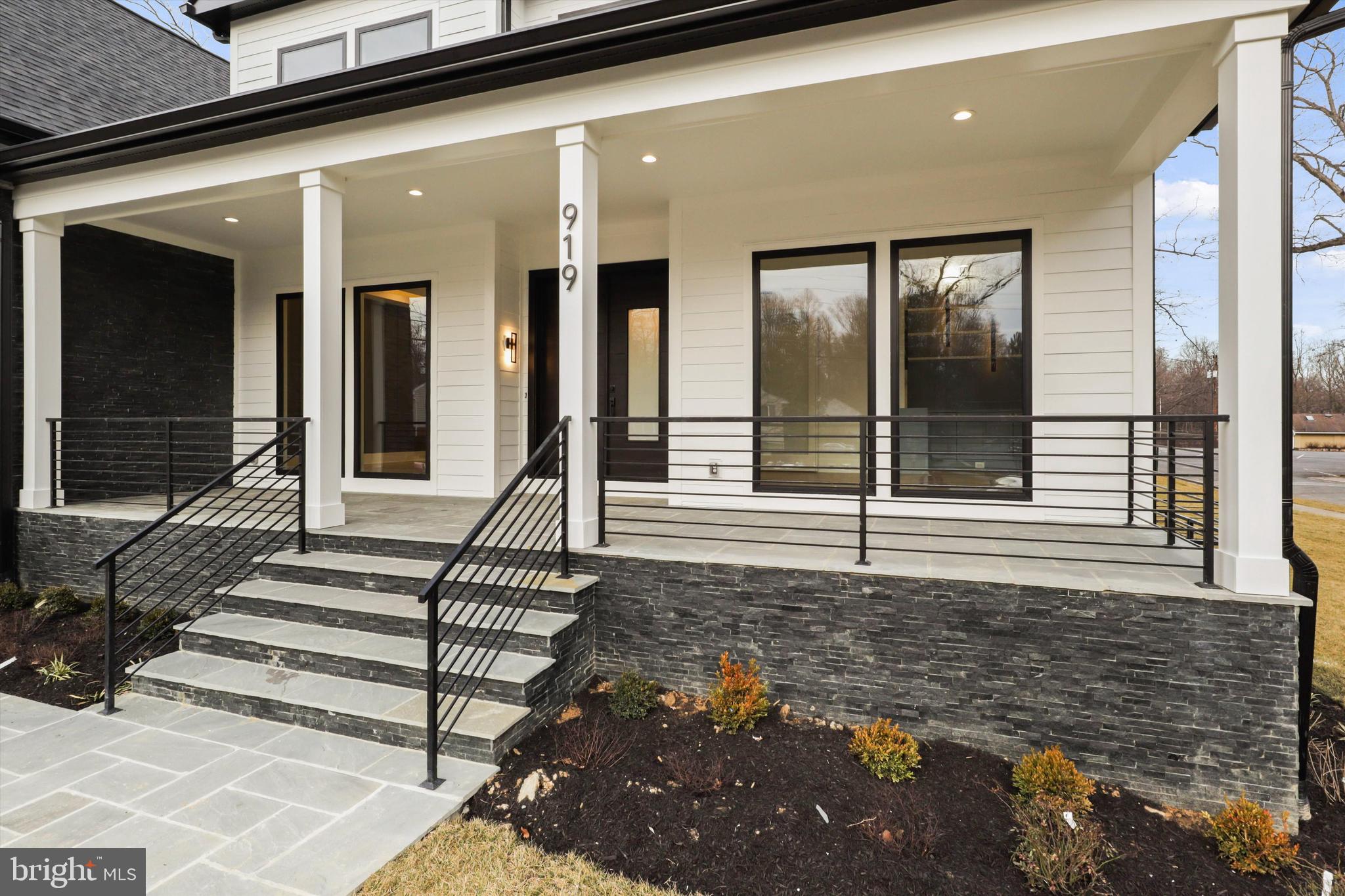 VIENNA WOODS - Residential