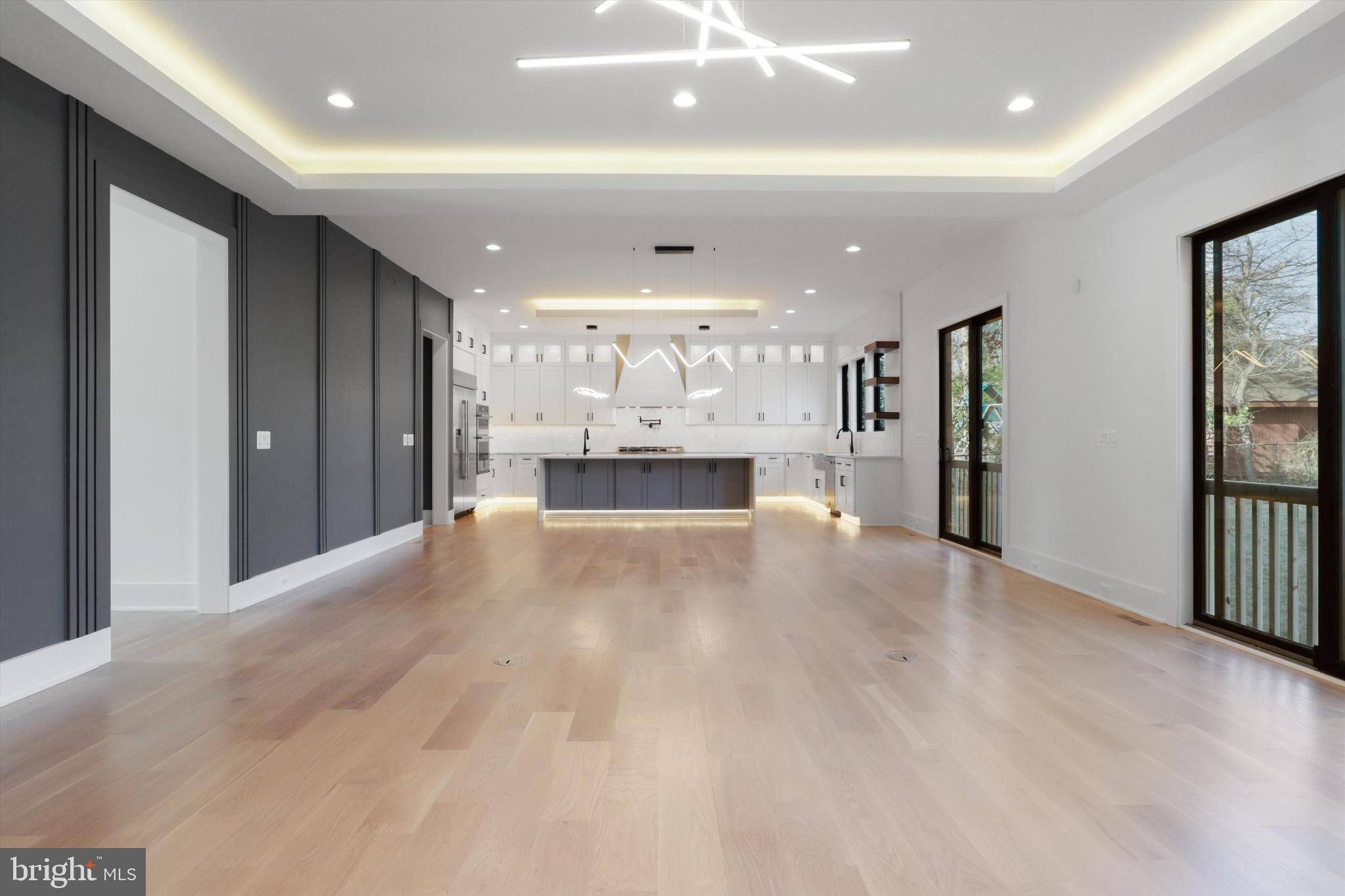 VIENNA WOODS - Residential