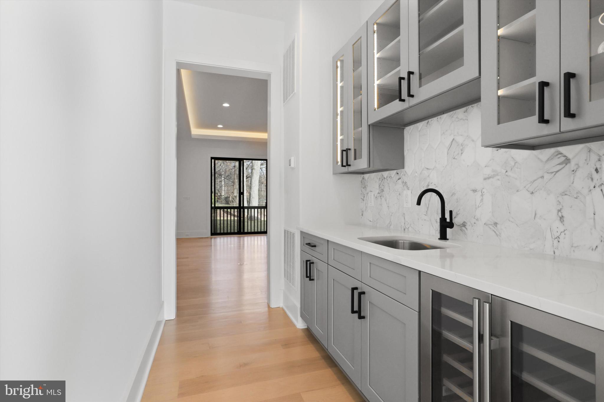 VIENNA WOODS - Residential