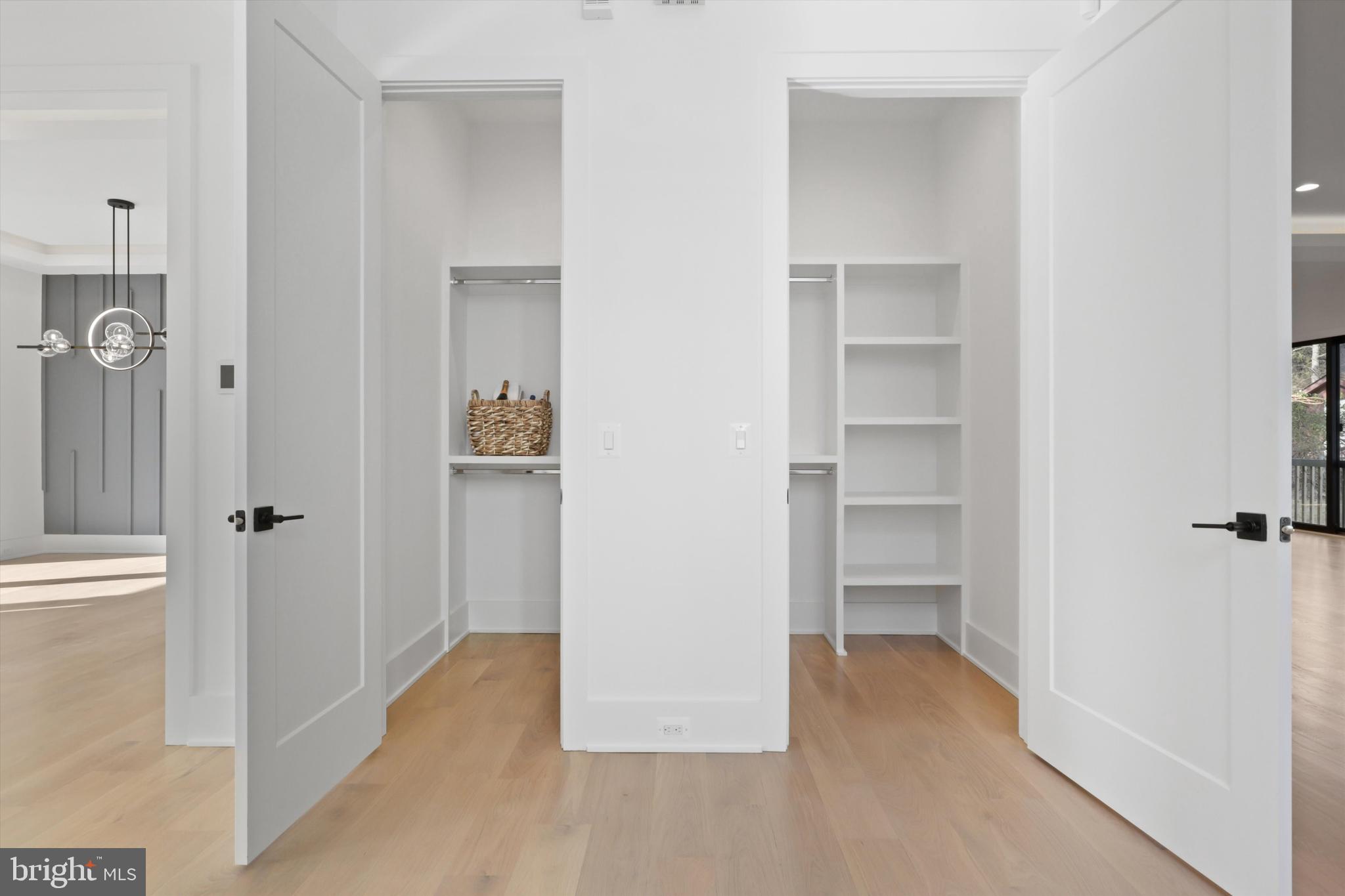 VIENNA WOODS - Residential