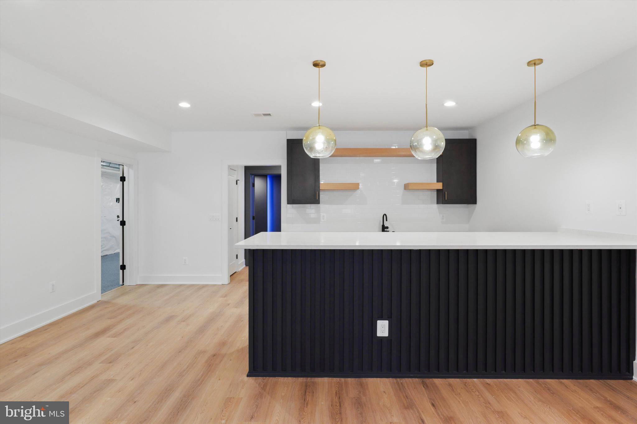 VIENNA WOODS - Residential