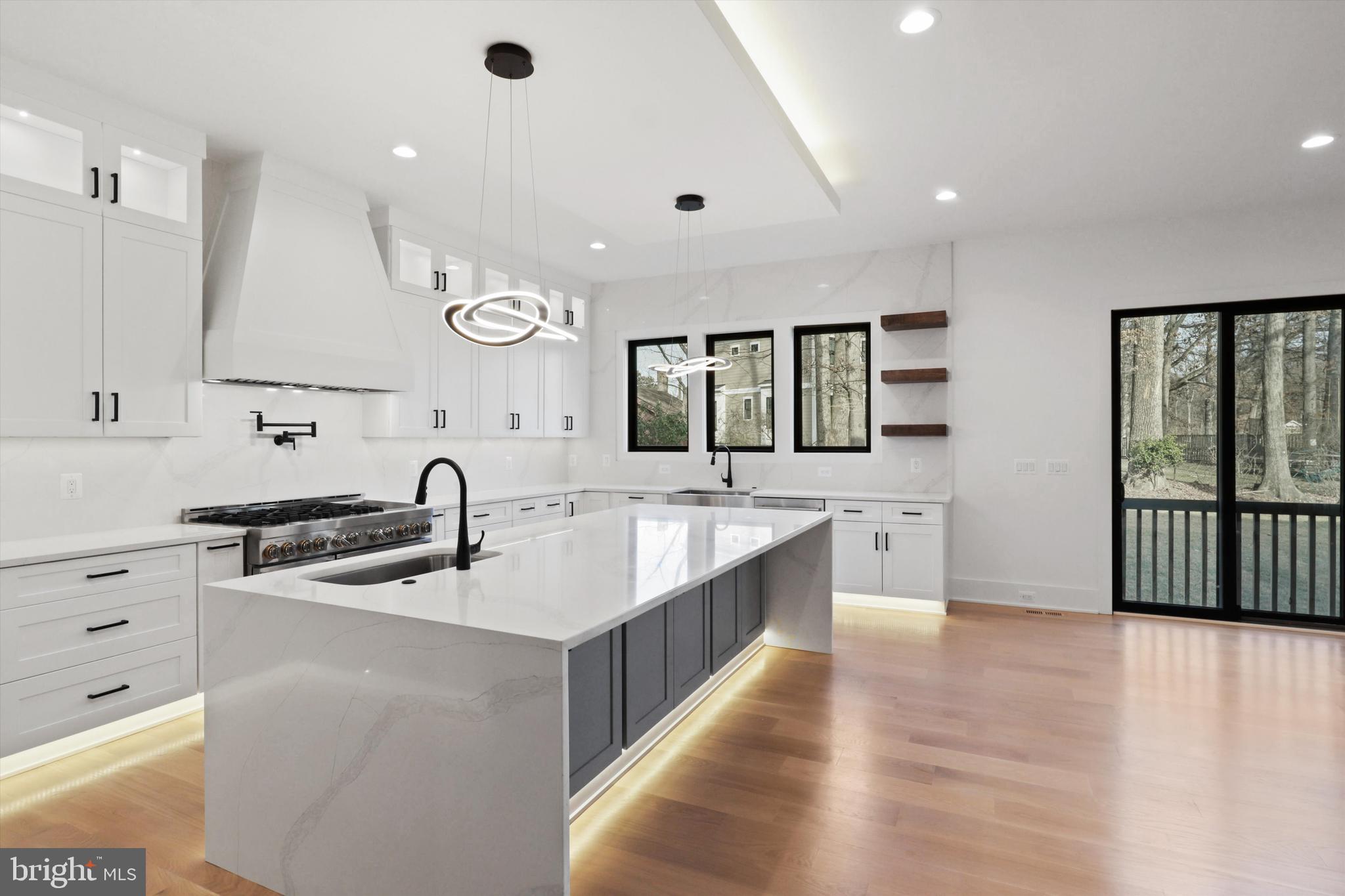 VIENNA WOODS - Residential