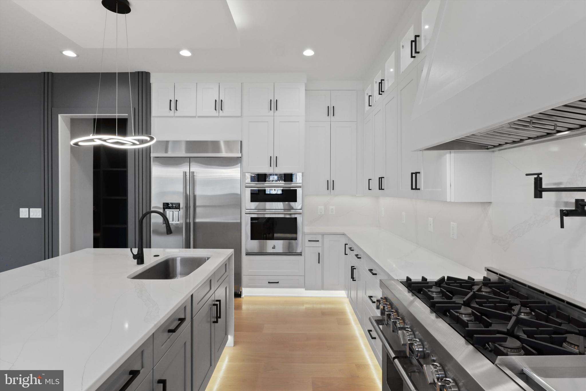 VIENNA WOODS - Residential