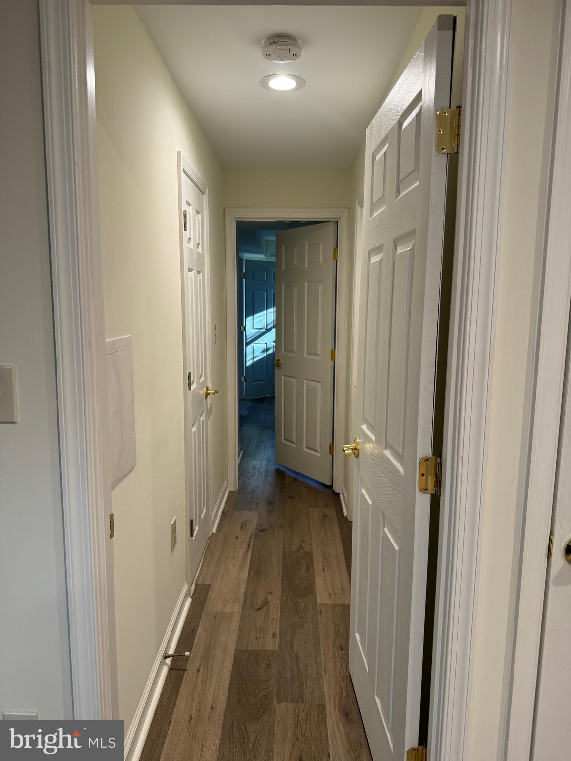 CARLYN SQUARE - Residential Lease