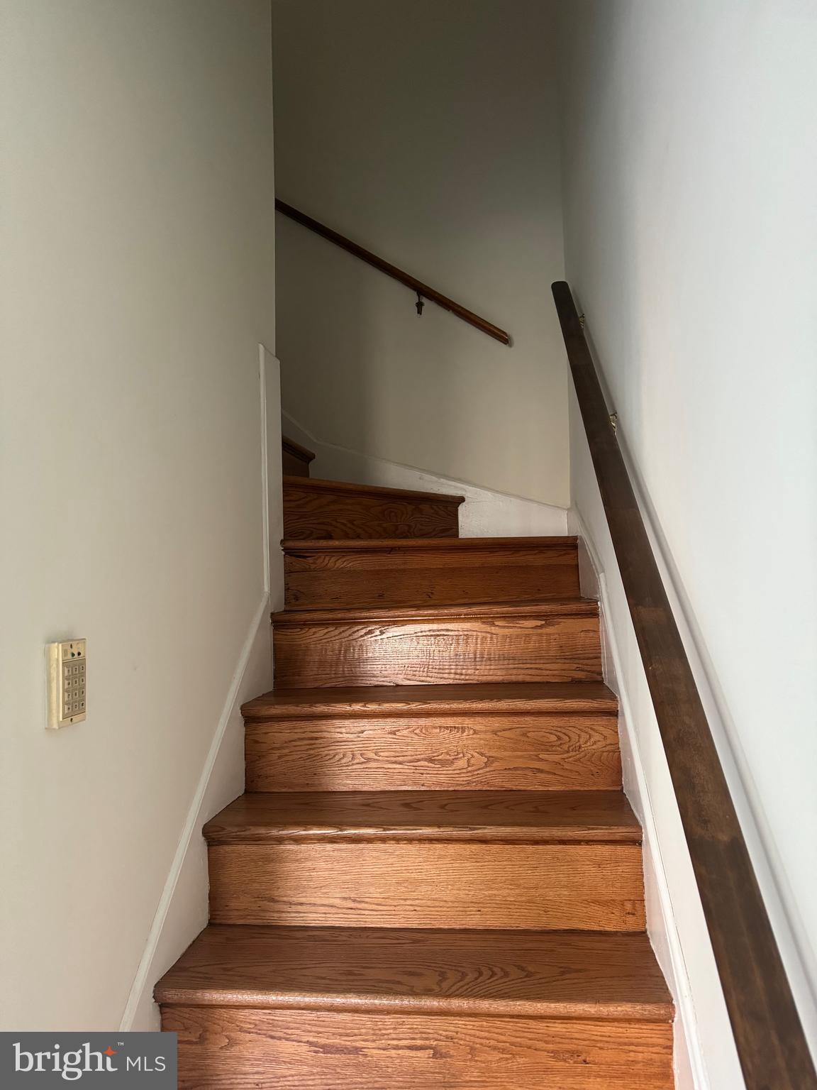 CARLYN SQUARE - Residential Lease