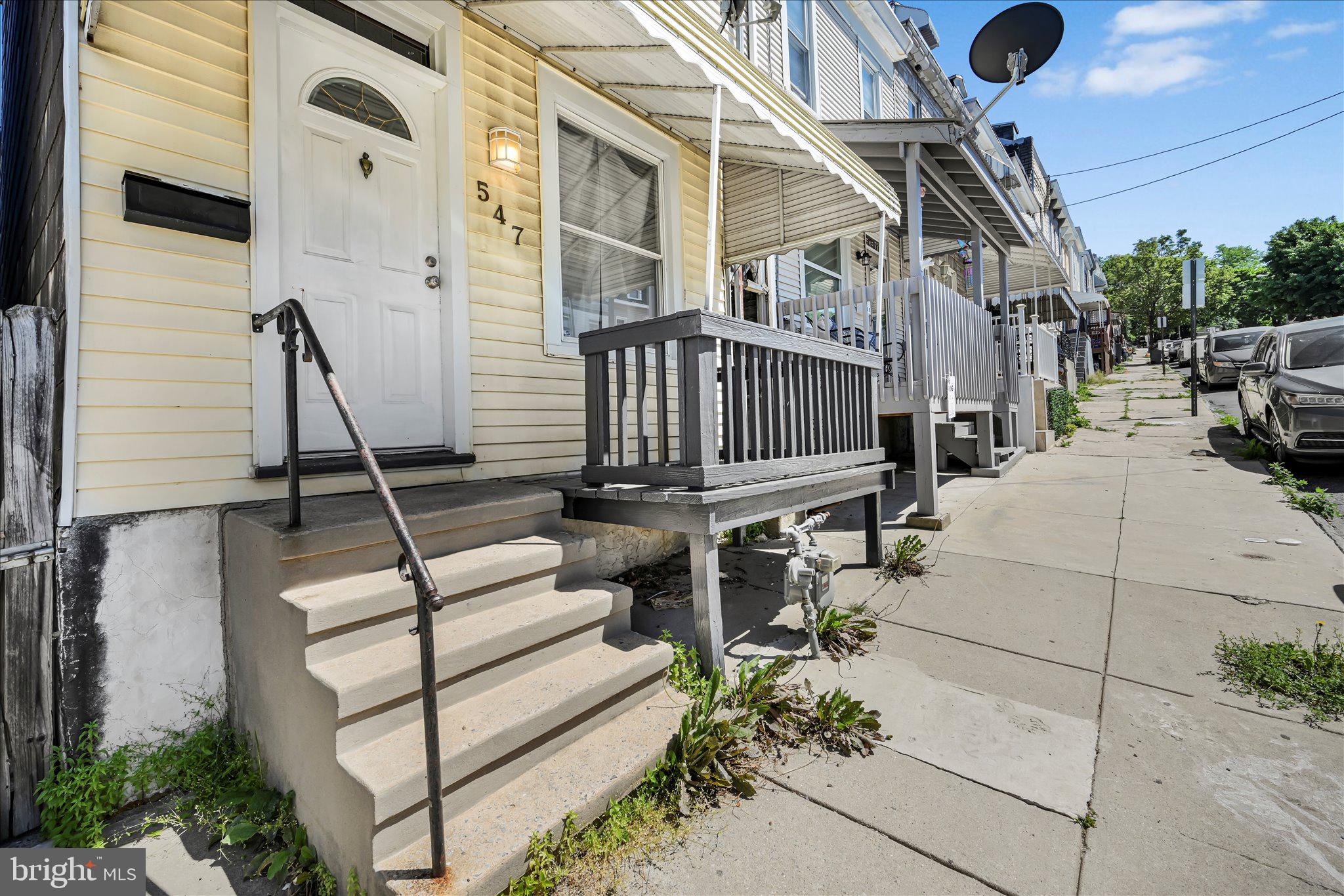 547 S 10TH STREET