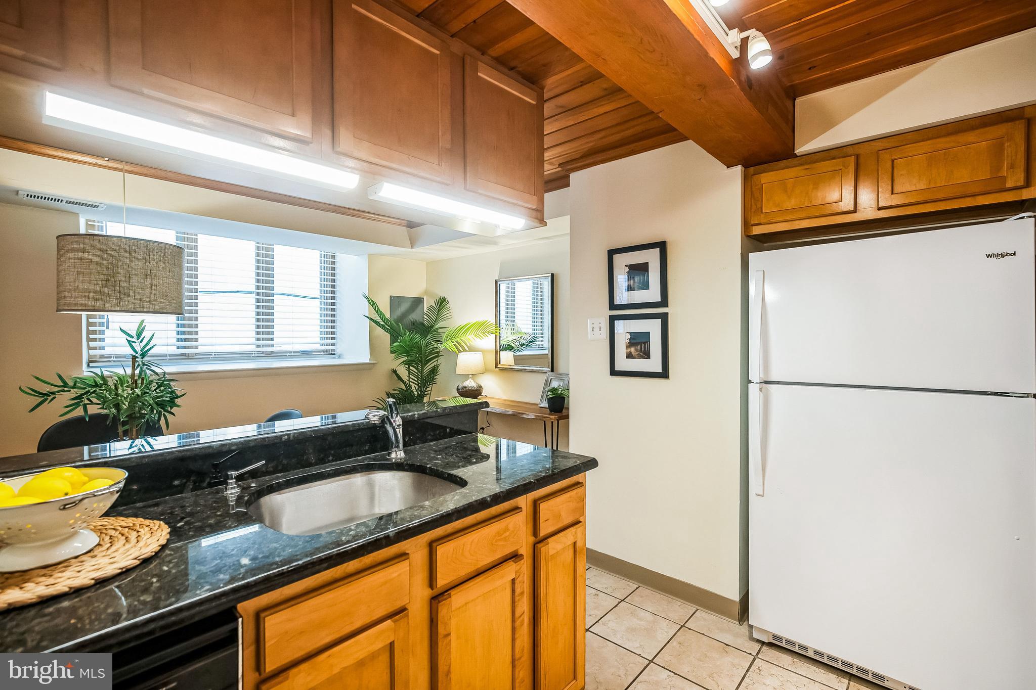 QUEEN VILLAGE - Residential