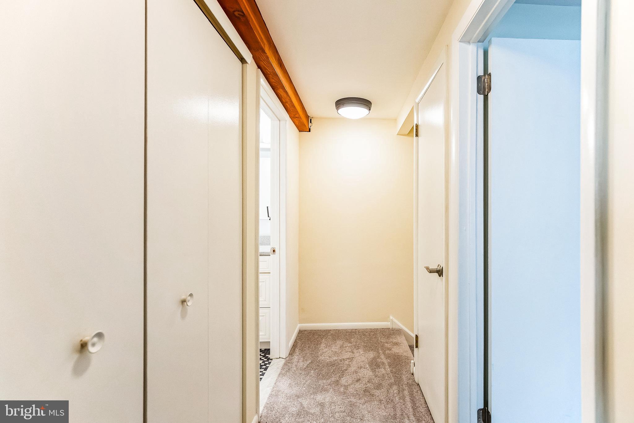 QUEEN VILLAGE - Residential